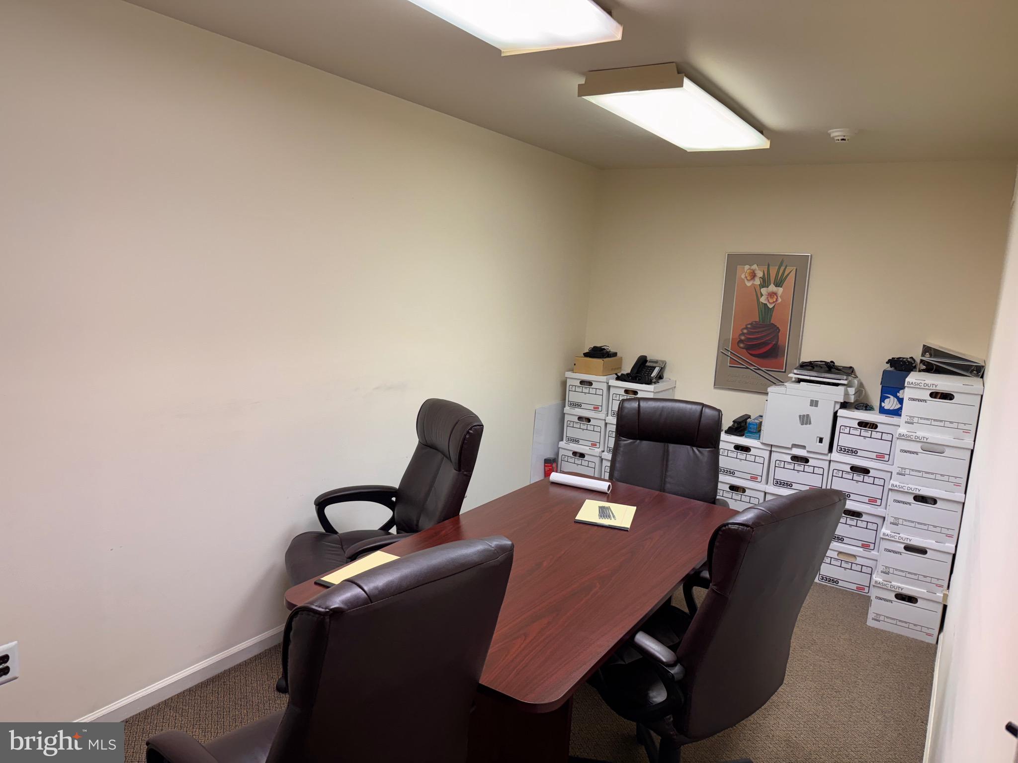 FEASTERVILLE - Commercial Sale