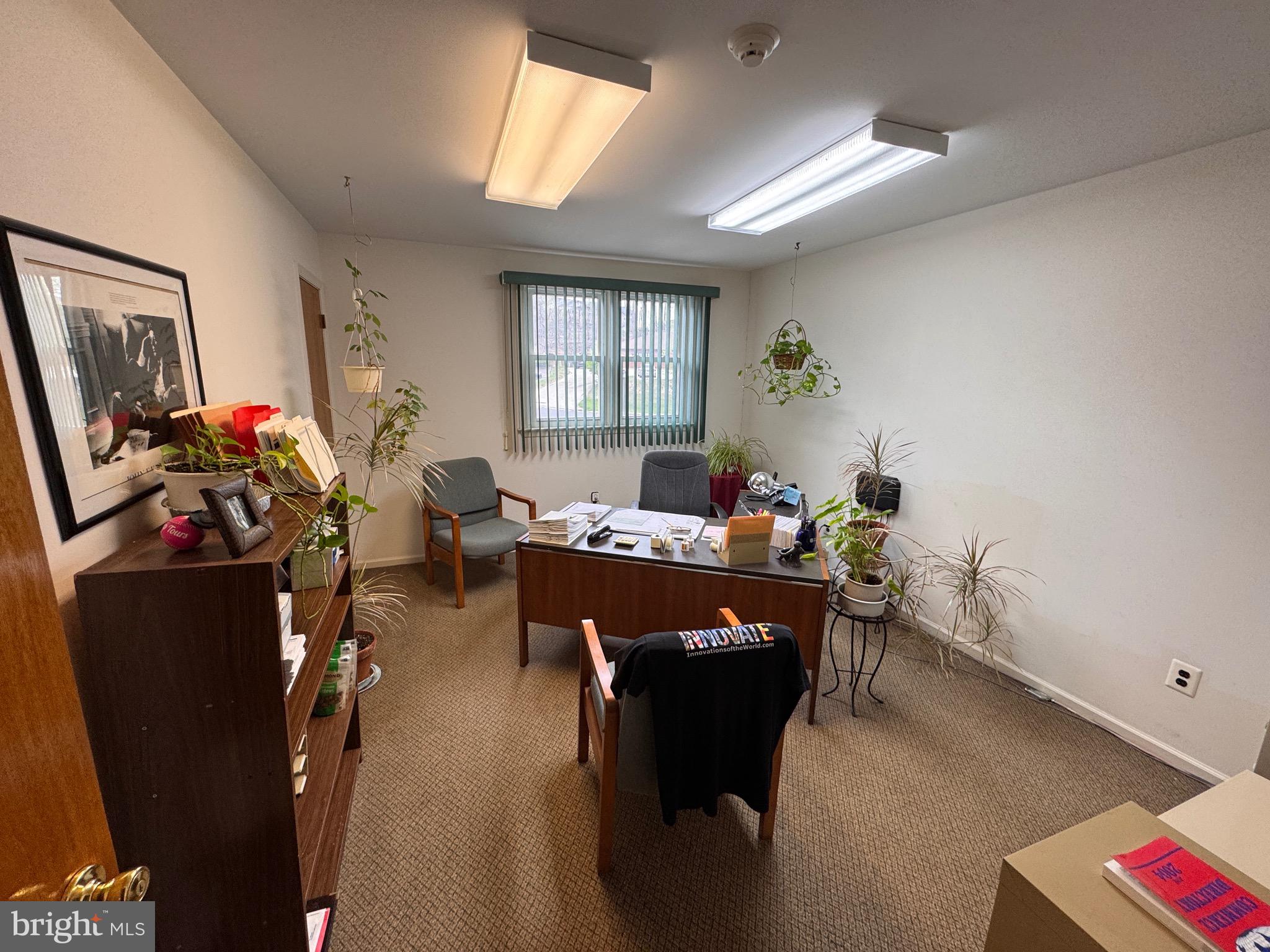 FEASTERVILLE - Commercial Sale