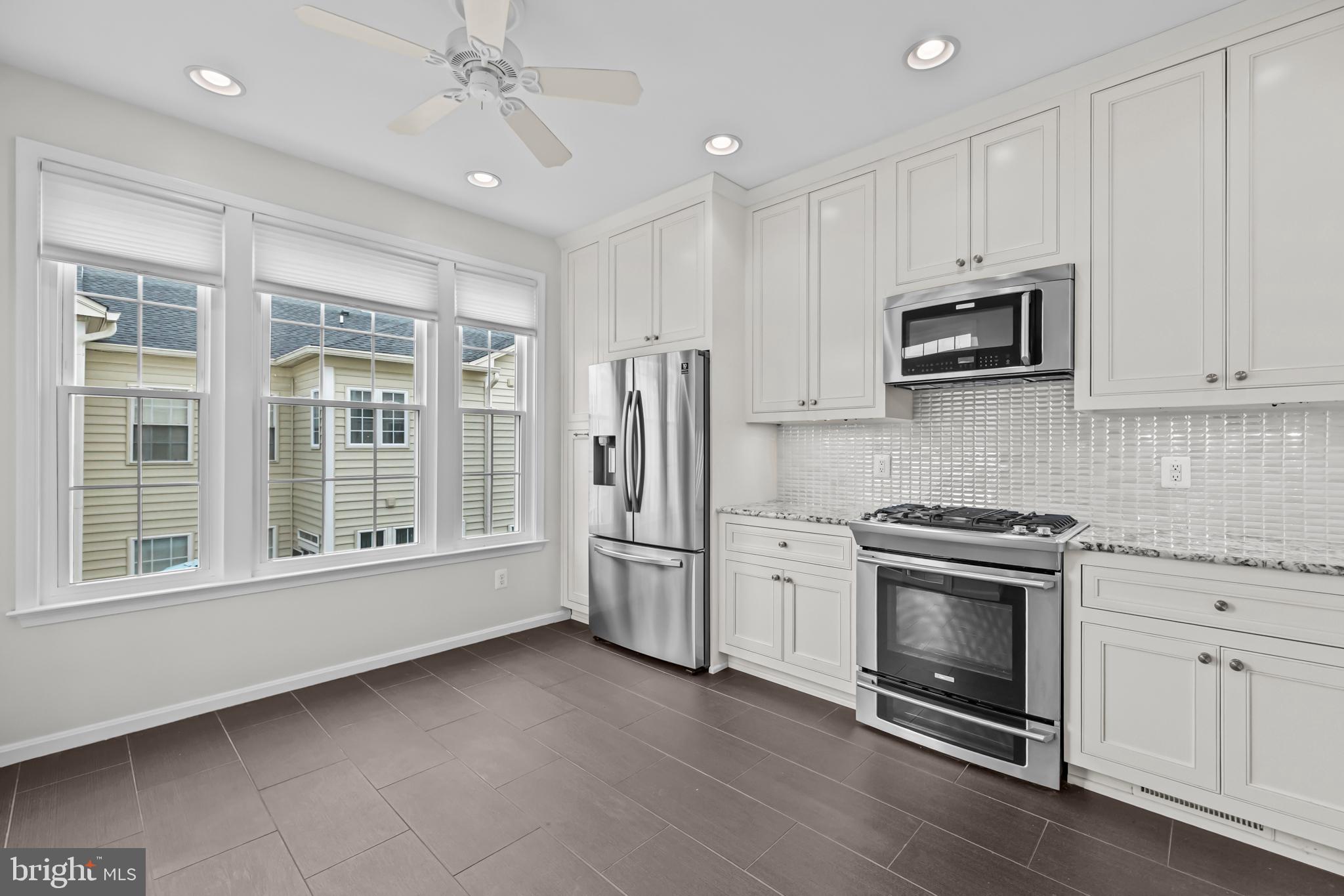 LOWES ISLAND/CASCADES - Residential