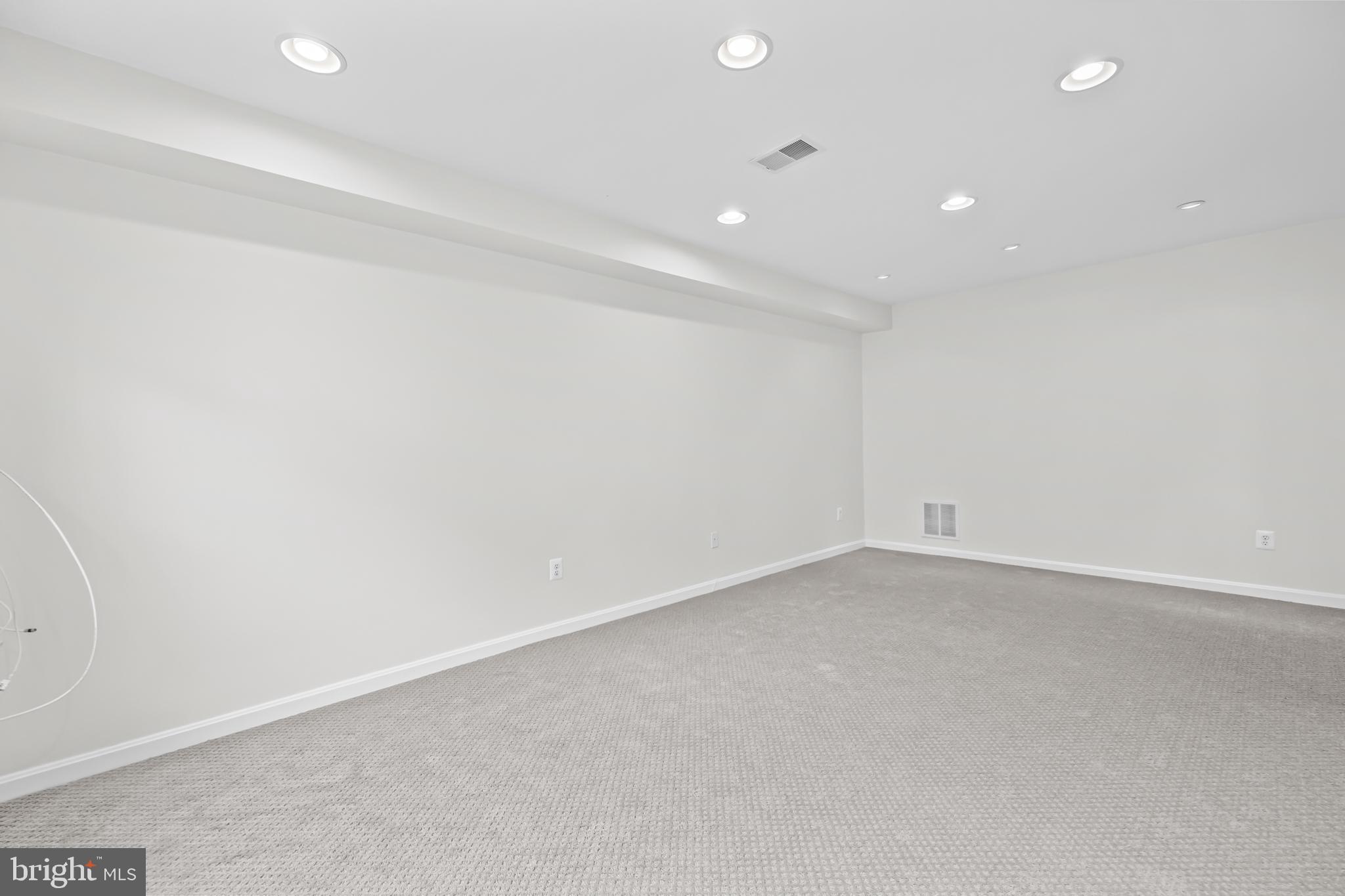 LOWES ISLAND/CASCADES - Residential