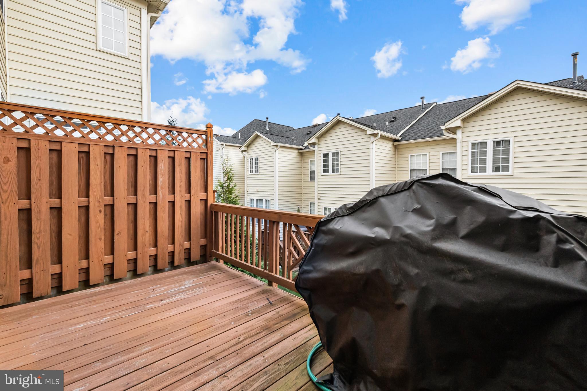 LOWES ISLAND/CASCADES - Residential