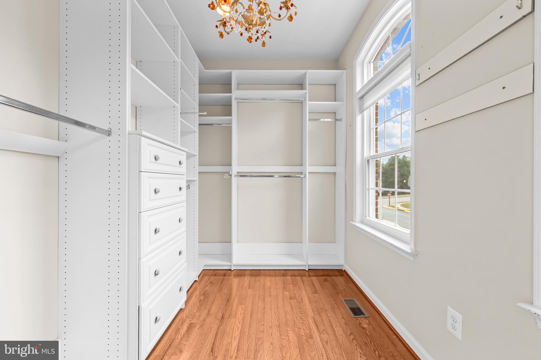 LOWES ISLAND/CASCADES - Residential