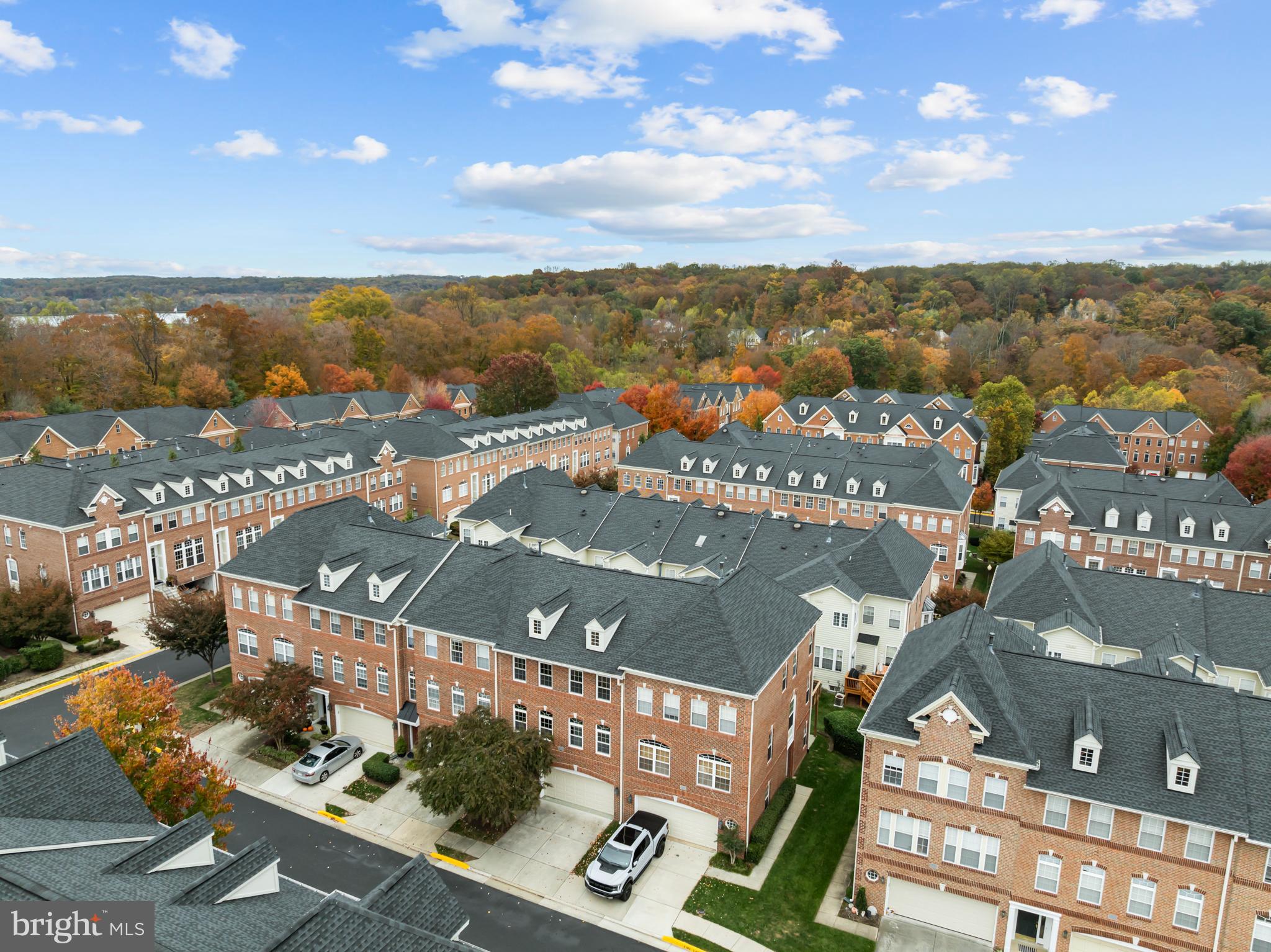 LOWES ISLAND/CASCADES - Residential