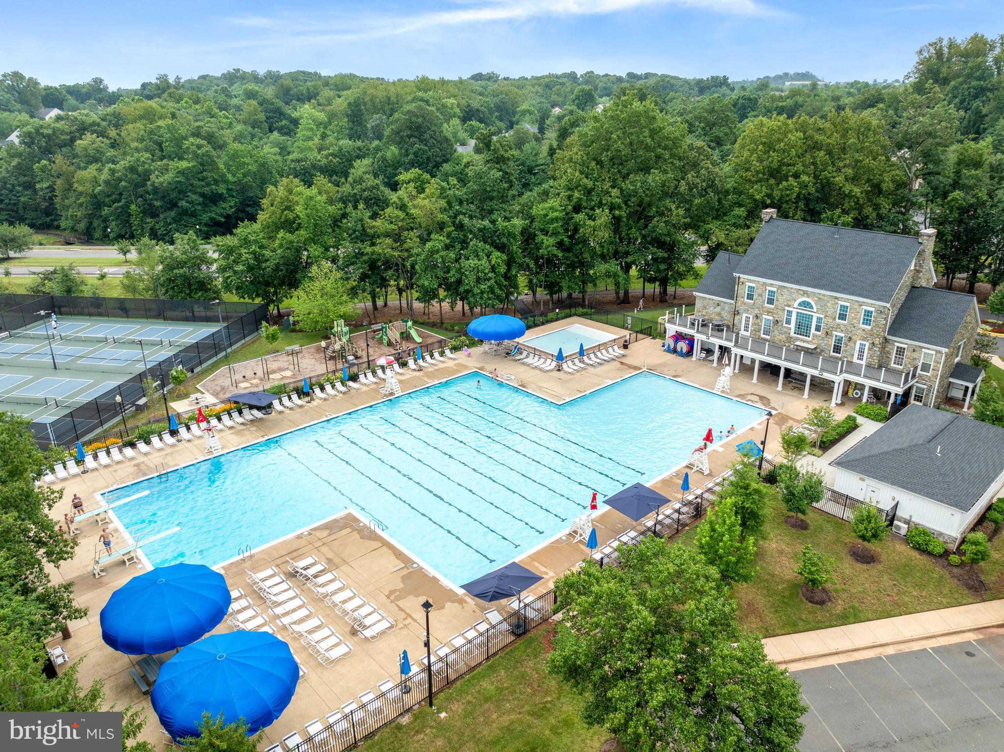 LOWES ISLAND/CASCADES - Residential