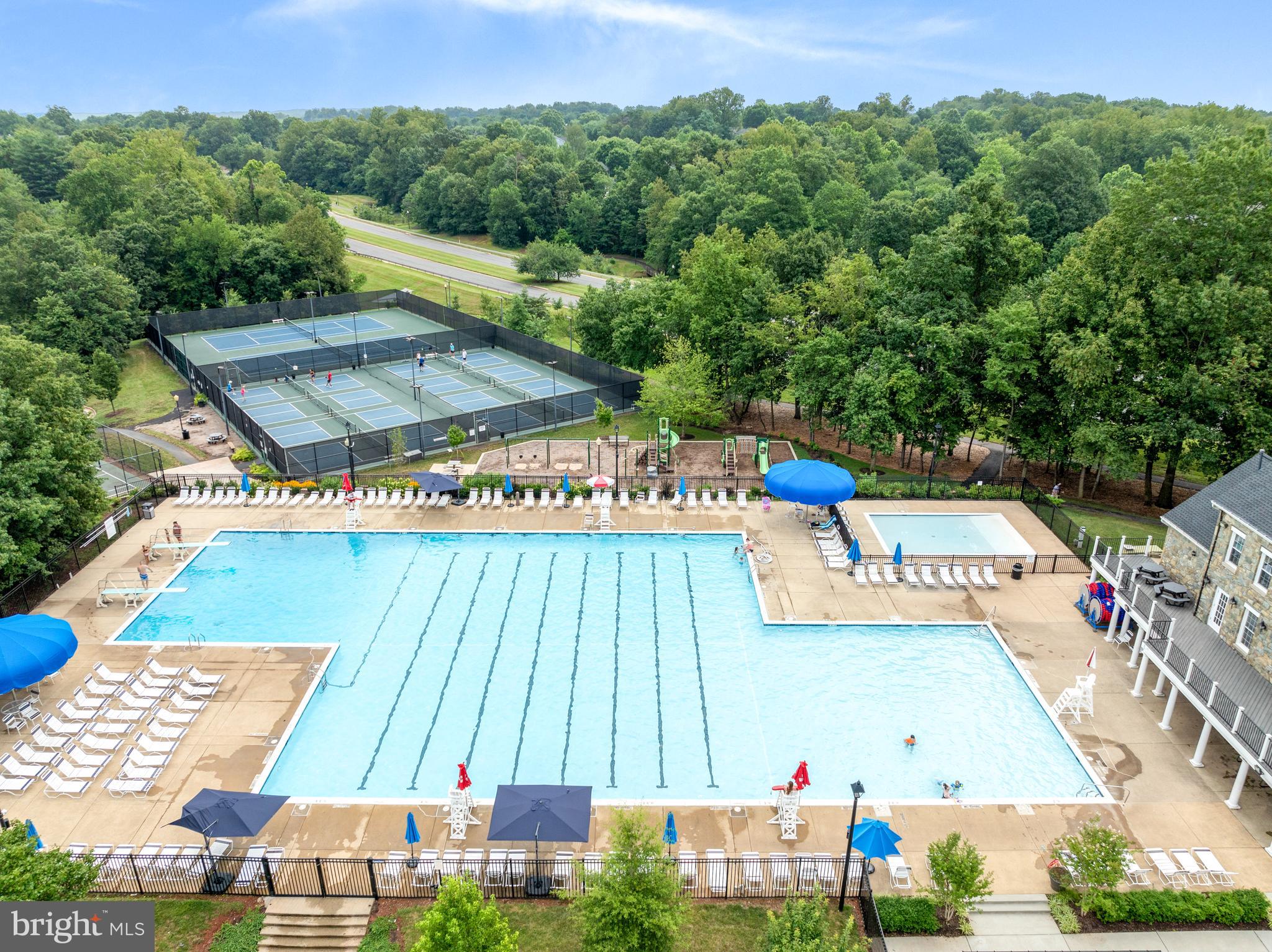 LOWES ISLAND/CASCADES - Residential