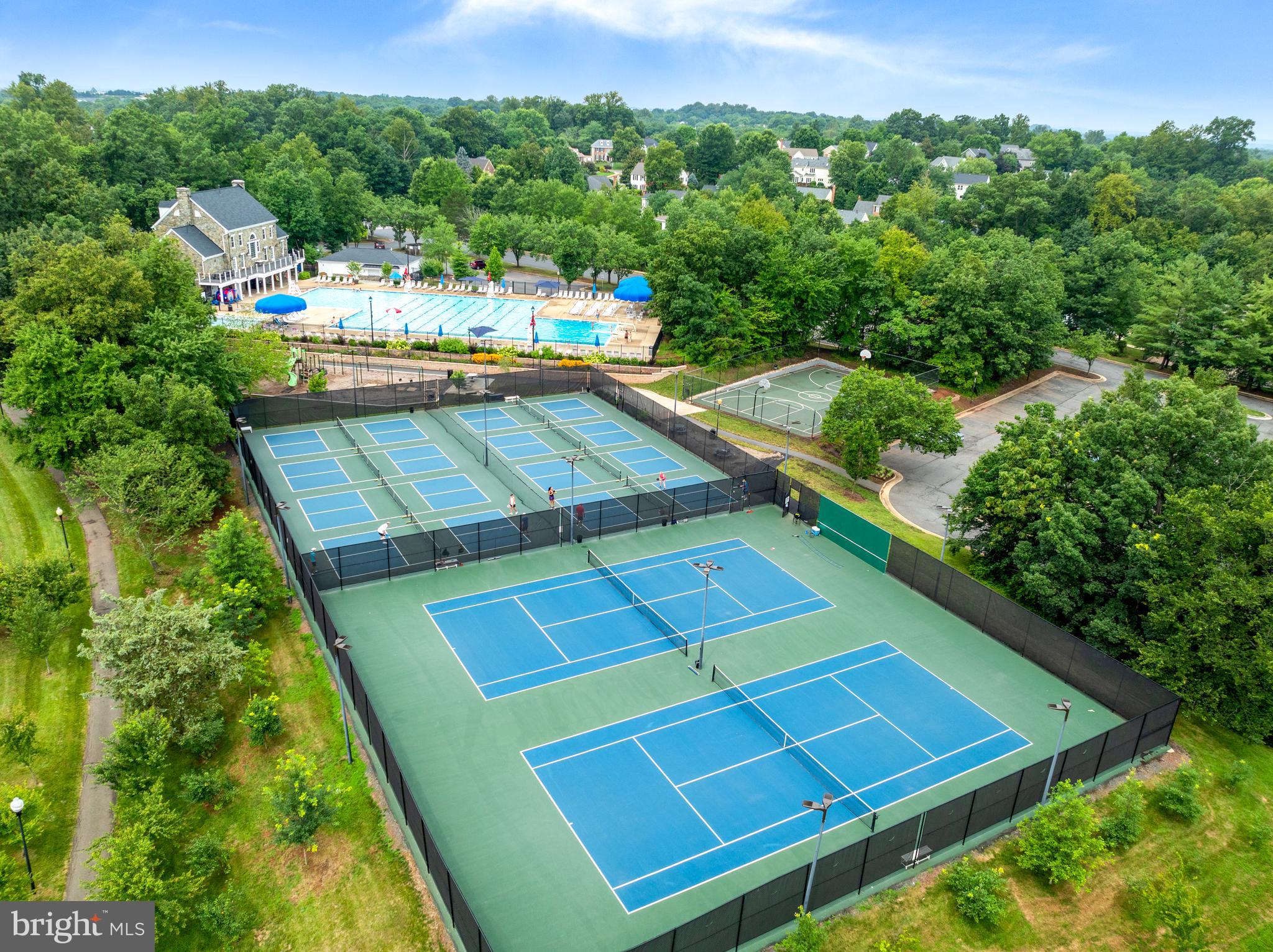 LOWES ISLAND/CASCADES - Residential