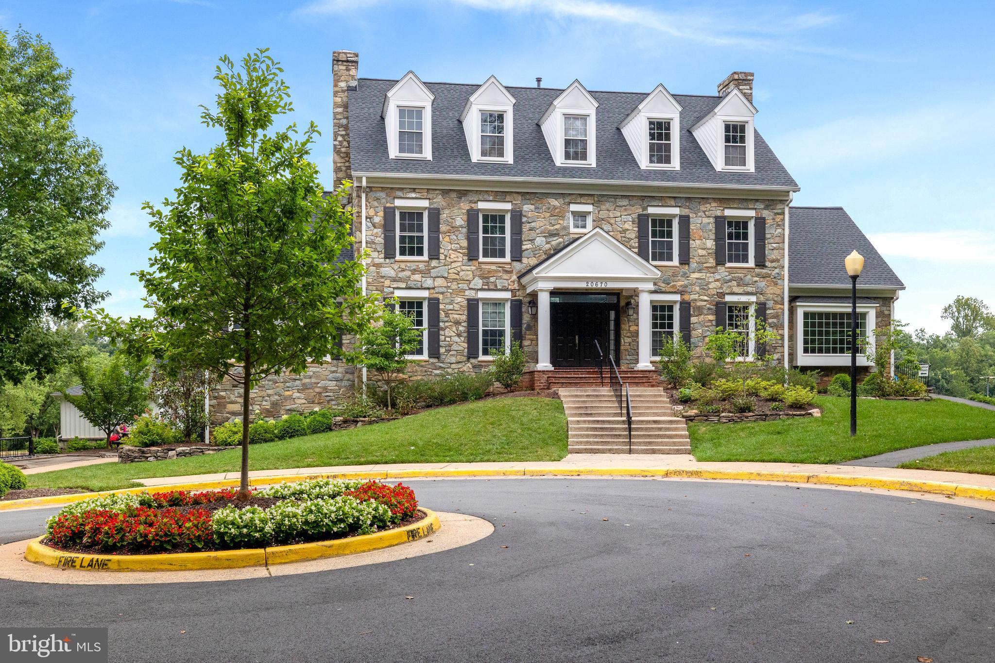 LOWES ISLAND/CASCADES - Residential