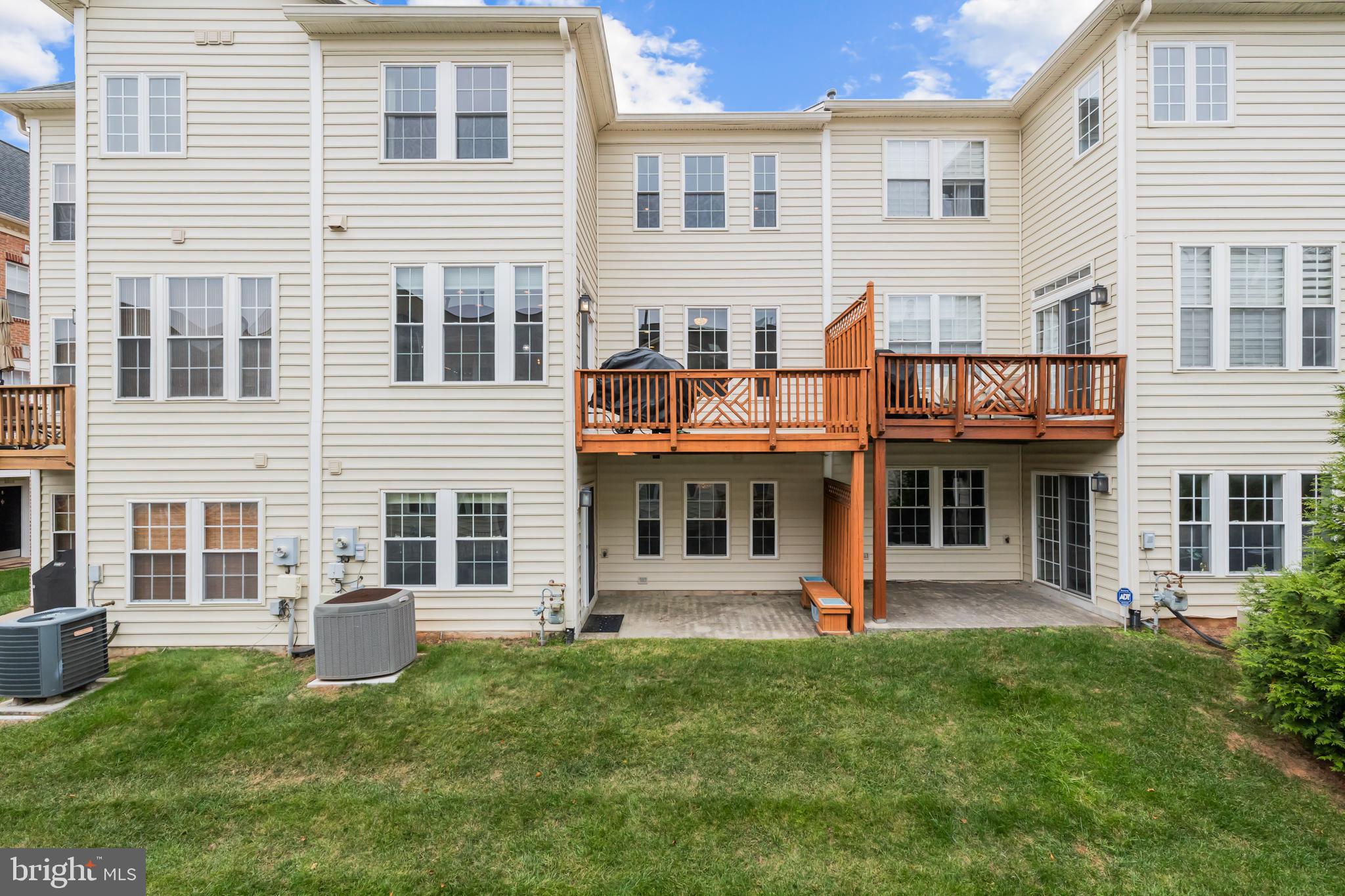 LOWES ISLAND/CASCADES - Residential