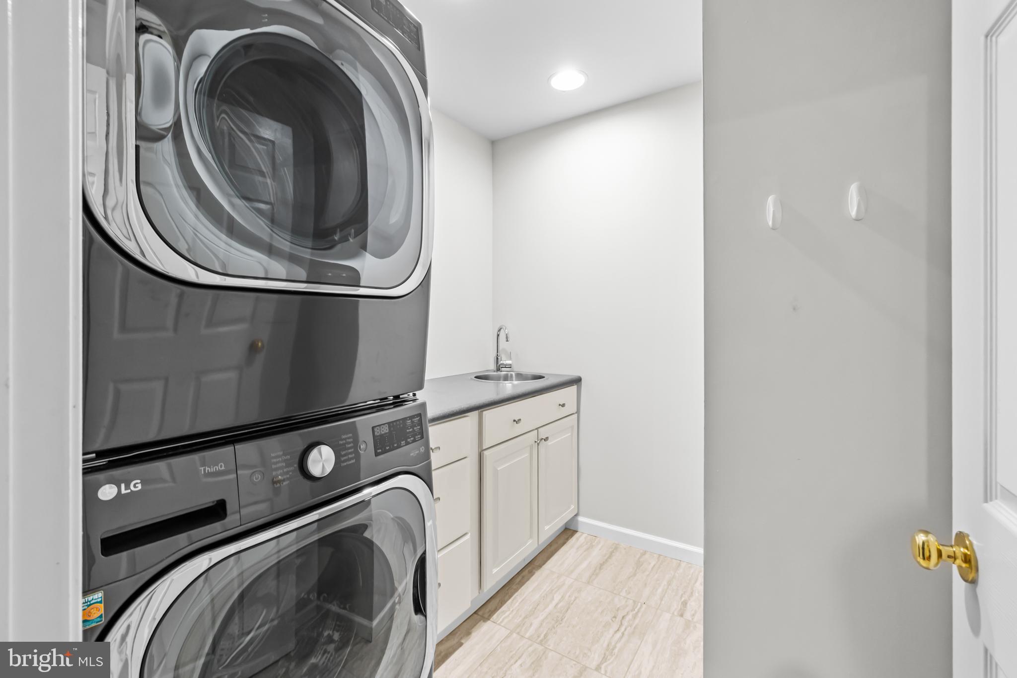 LOWES ISLAND/CASCADES - Residential