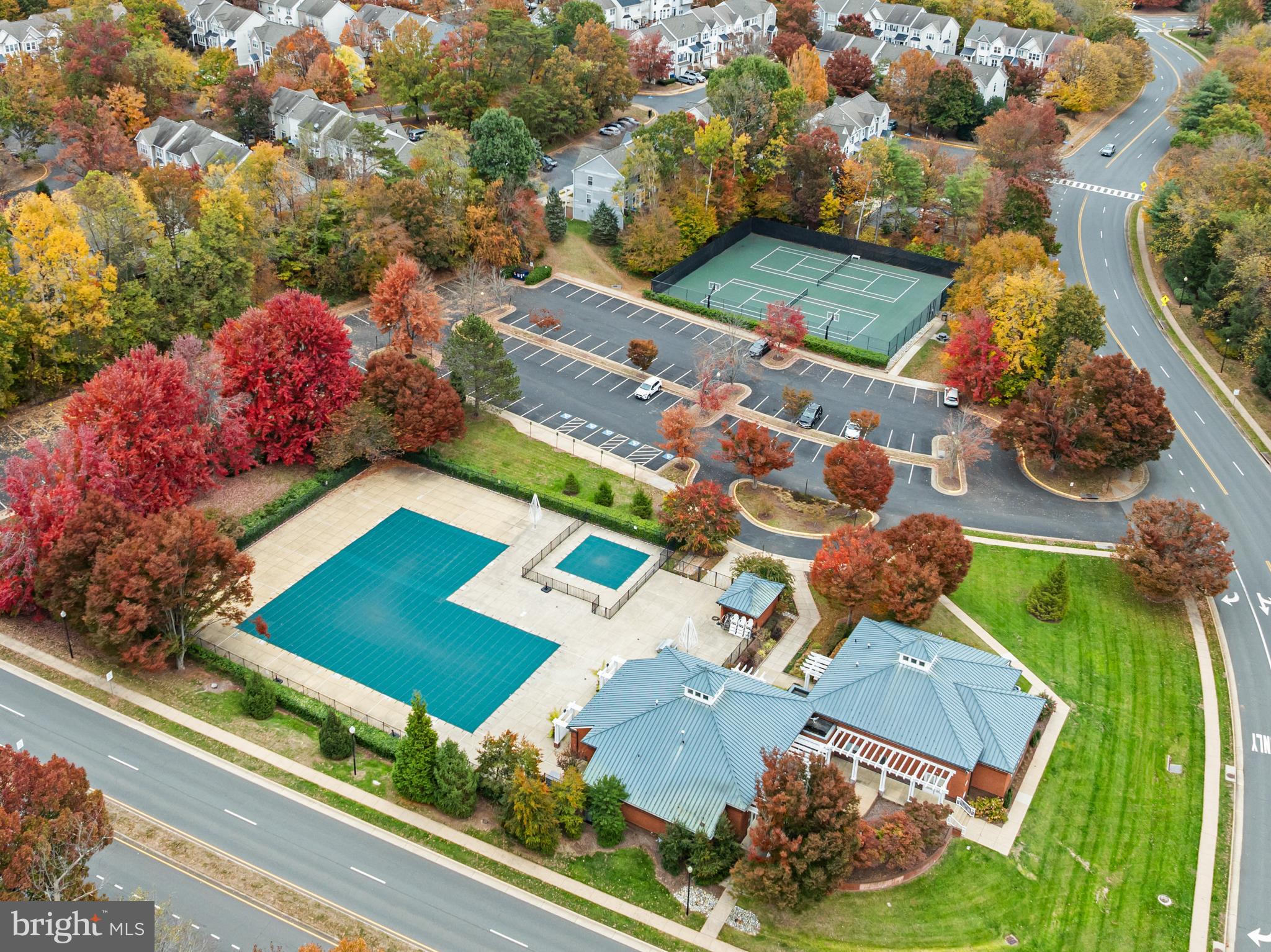 LOWES ISLAND/CASCADES - Residential