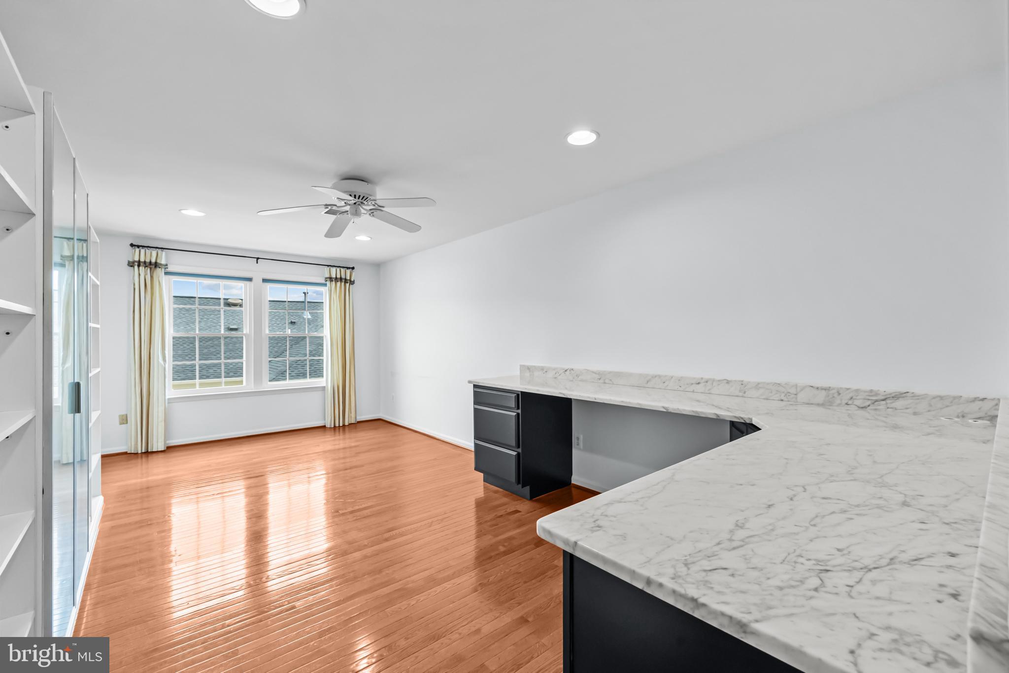 LOWES ISLAND/CASCADES - Residential