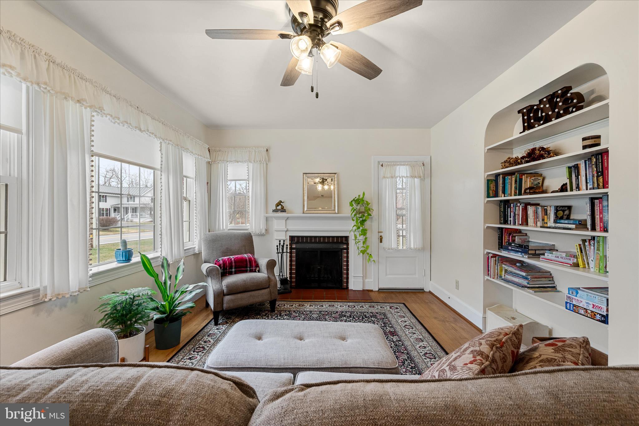 NONE UNRESTRICTED - Residential