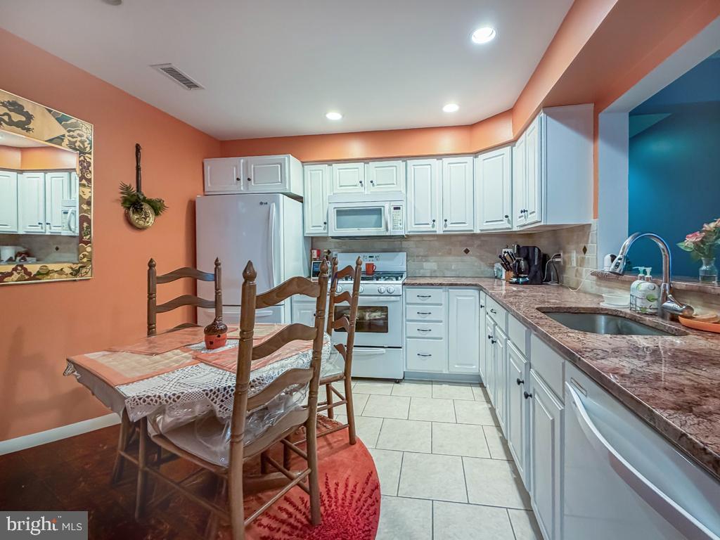 DELAIRE LANDING - Residential