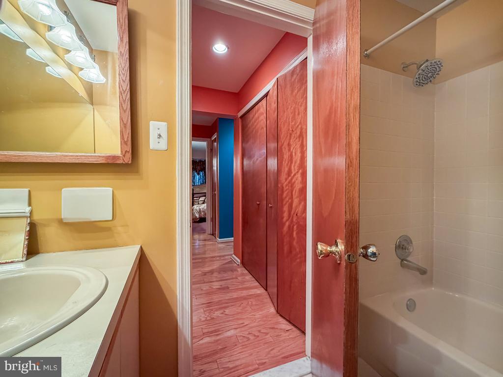 DELAIRE LANDING - Residential