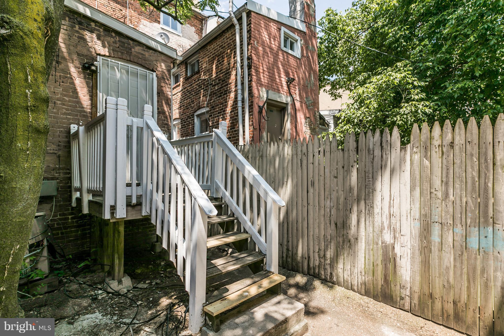 UNION SQUARE - Residential Lease