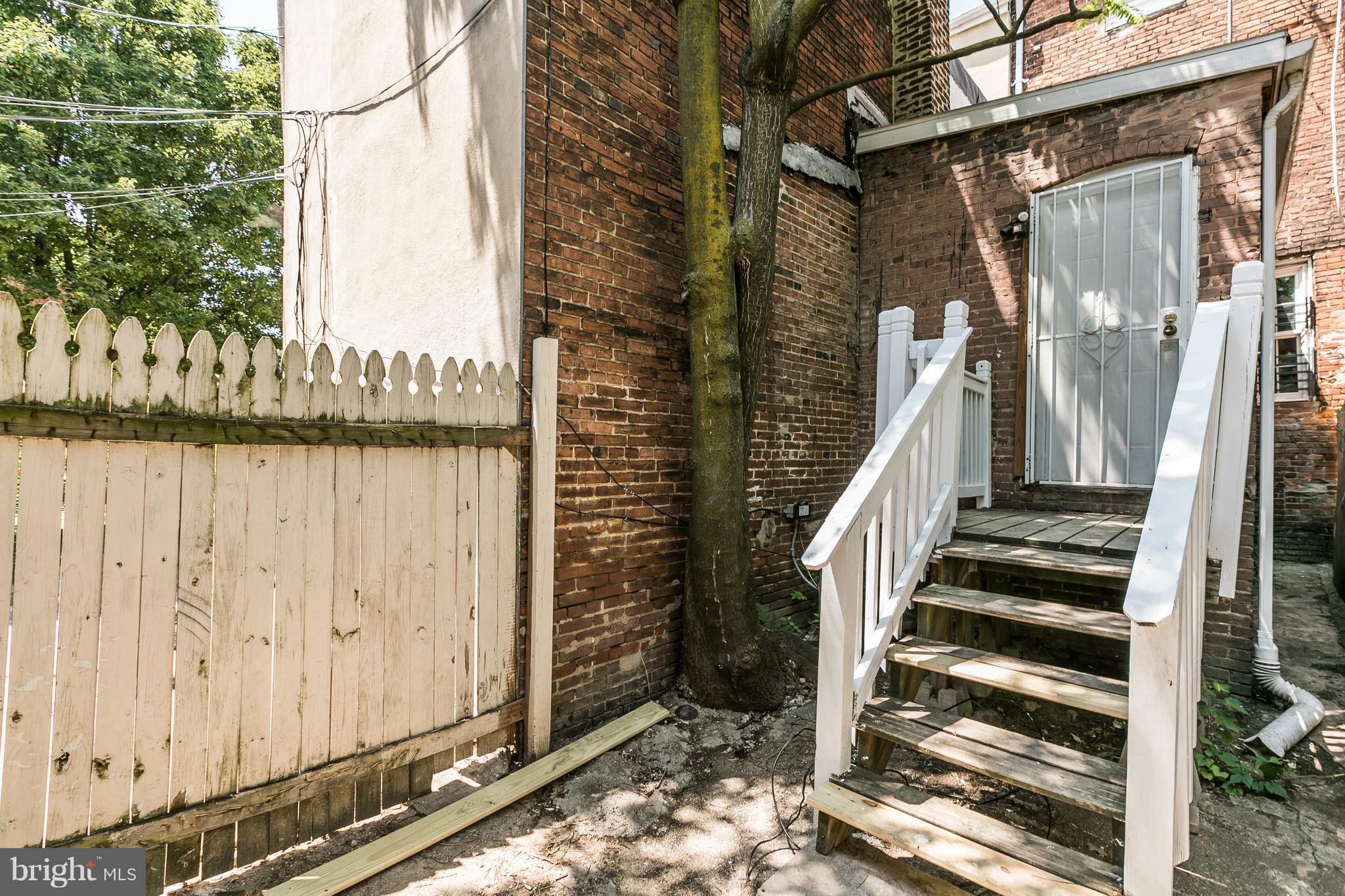 UNION SQUARE - Residential Lease