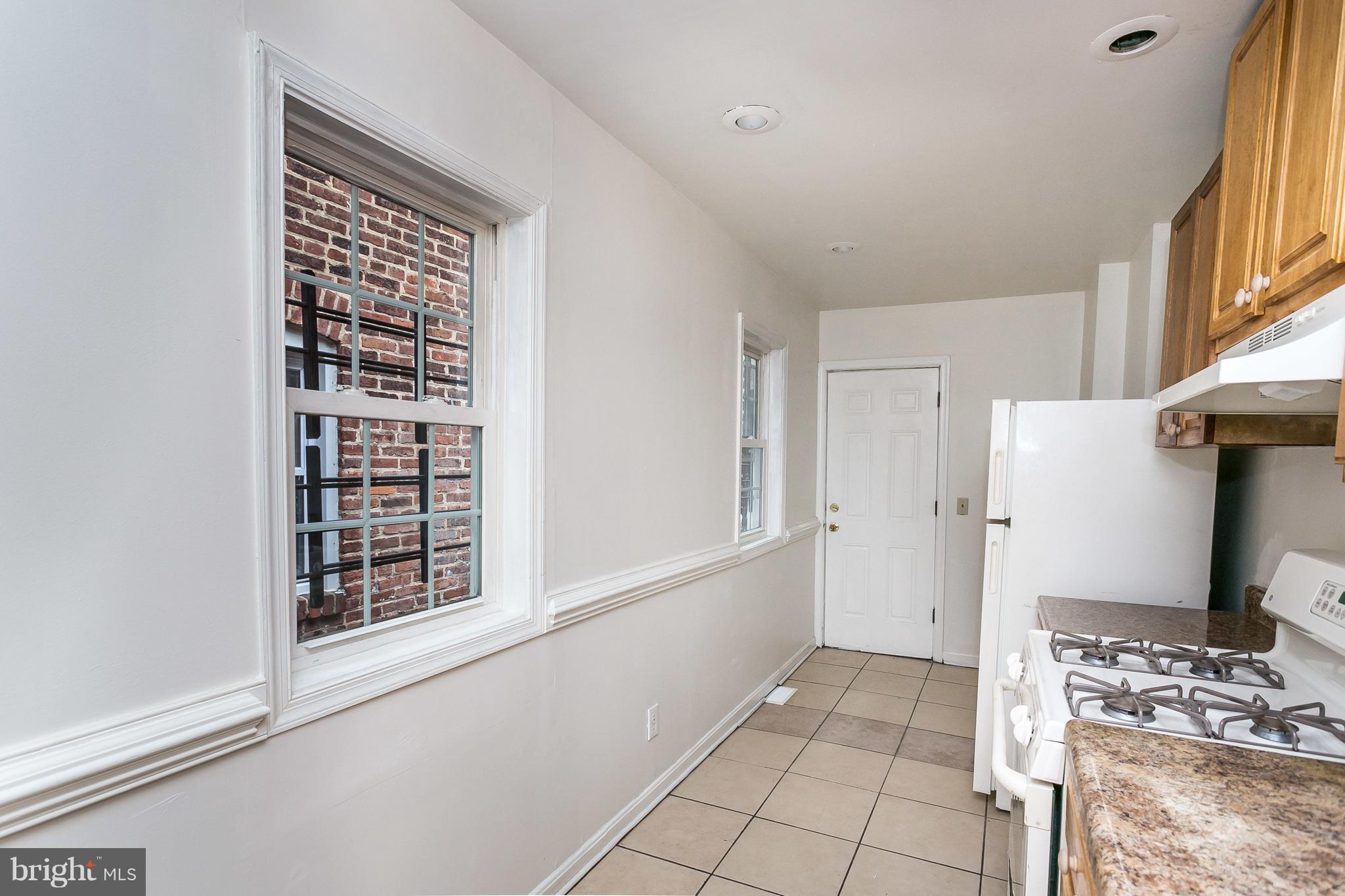 UNION SQUARE - Residential Lease