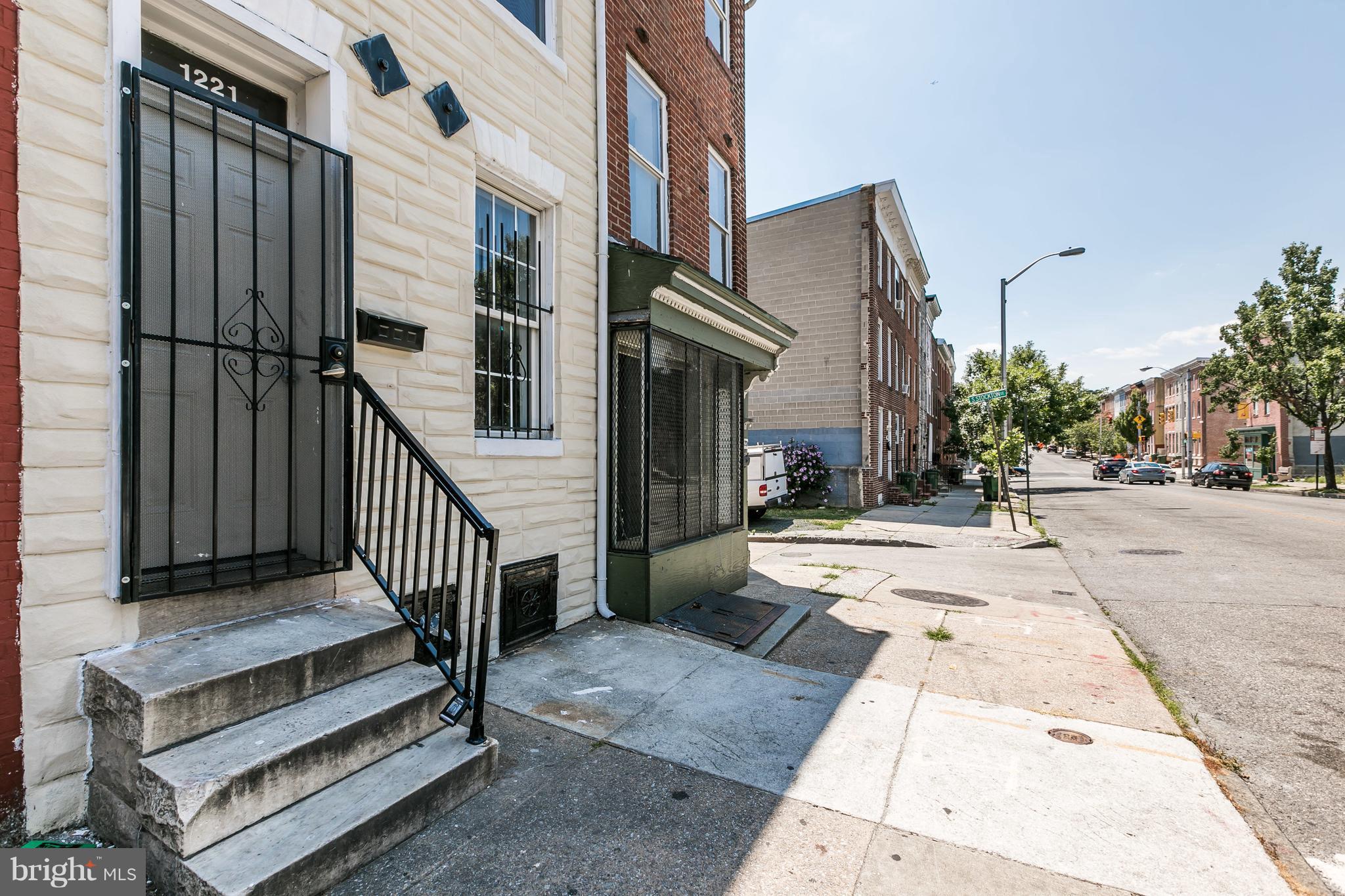 UNION SQUARE - Residential Lease