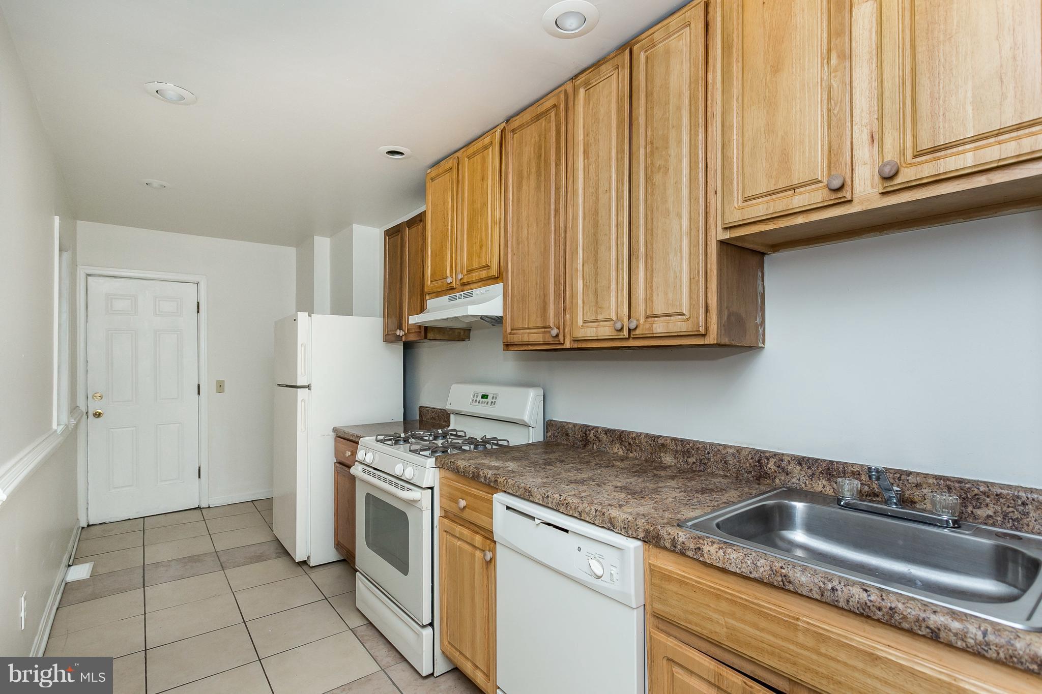 UNION SQUARE - Residential Lease