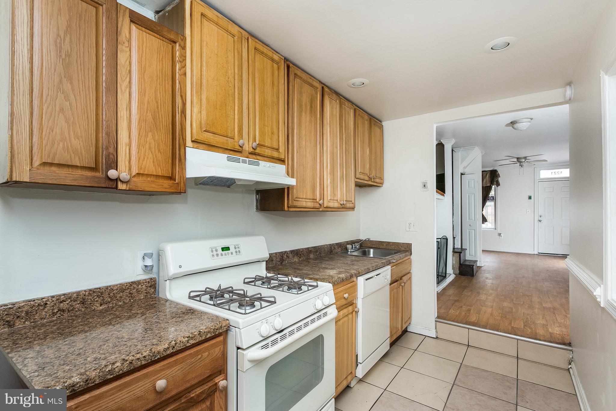 UNION SQUARE - Residential Lease