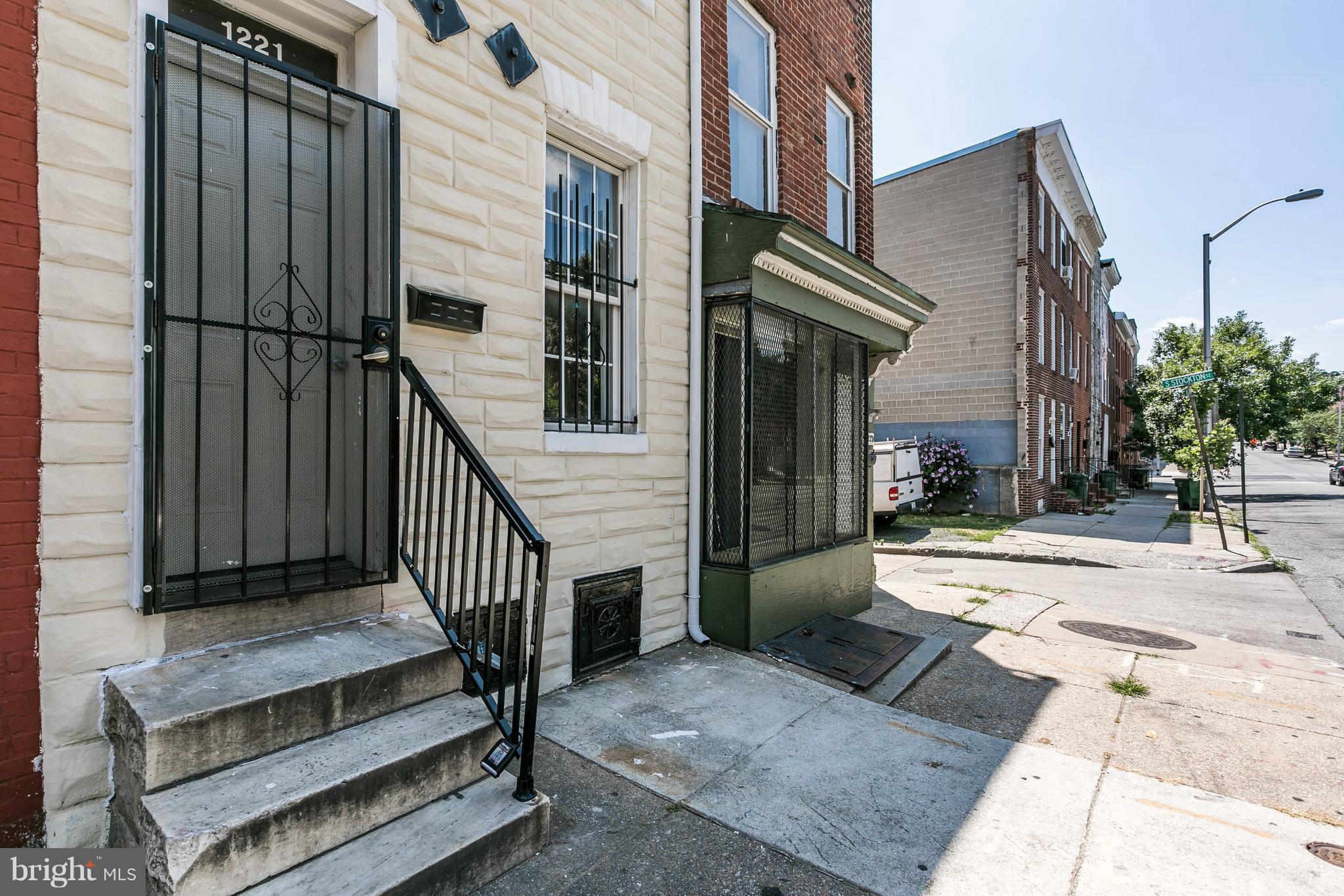 UNION SQUARE - Residential Lease