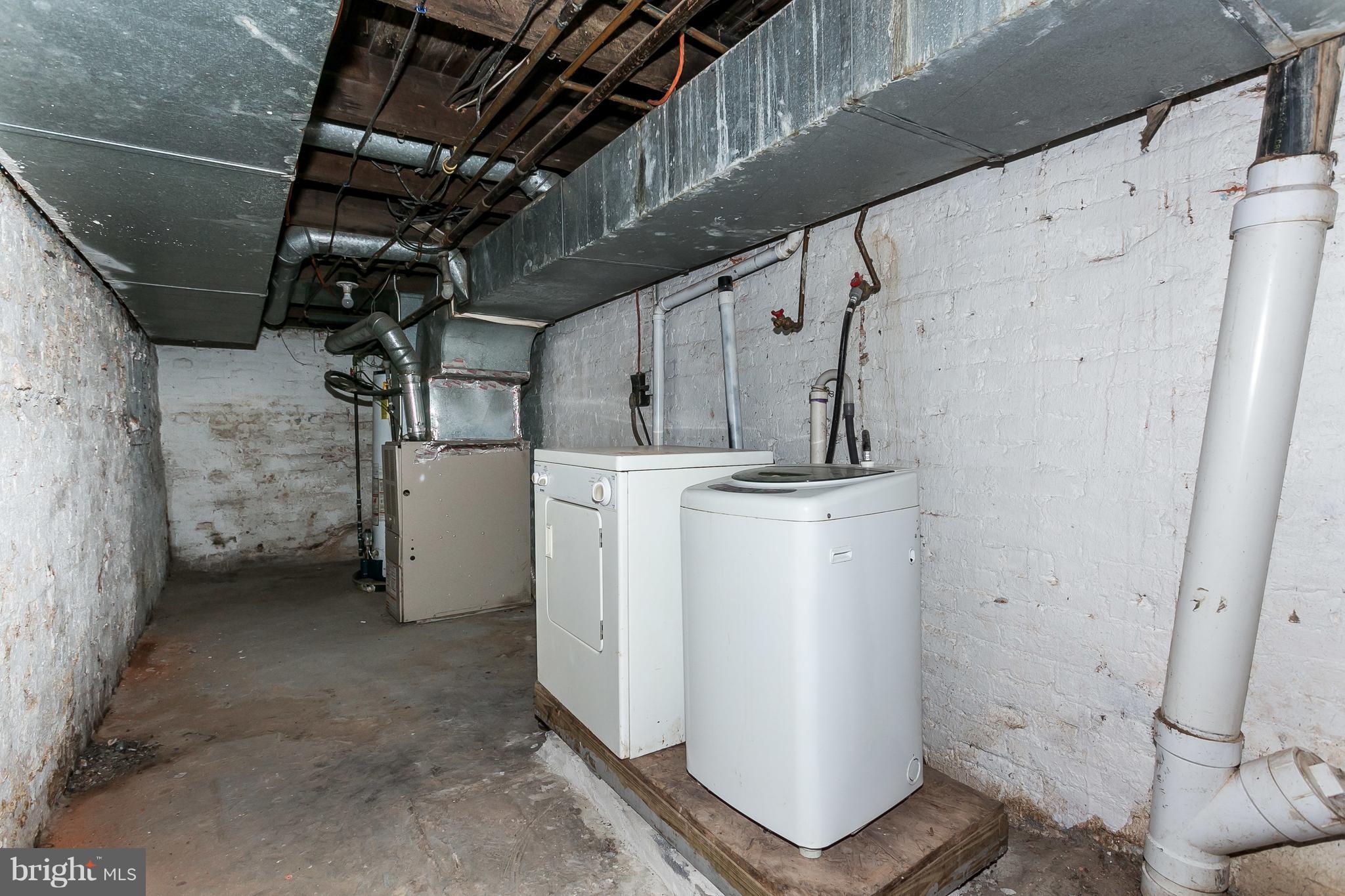 UNION SQUARE - Residential Lease