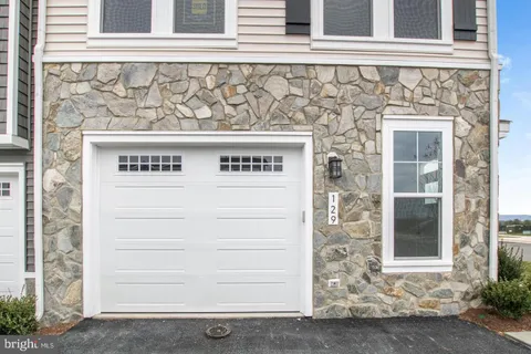 129 Checkerspot Way, Lake Frederick, VA MLS: VAFV2039212