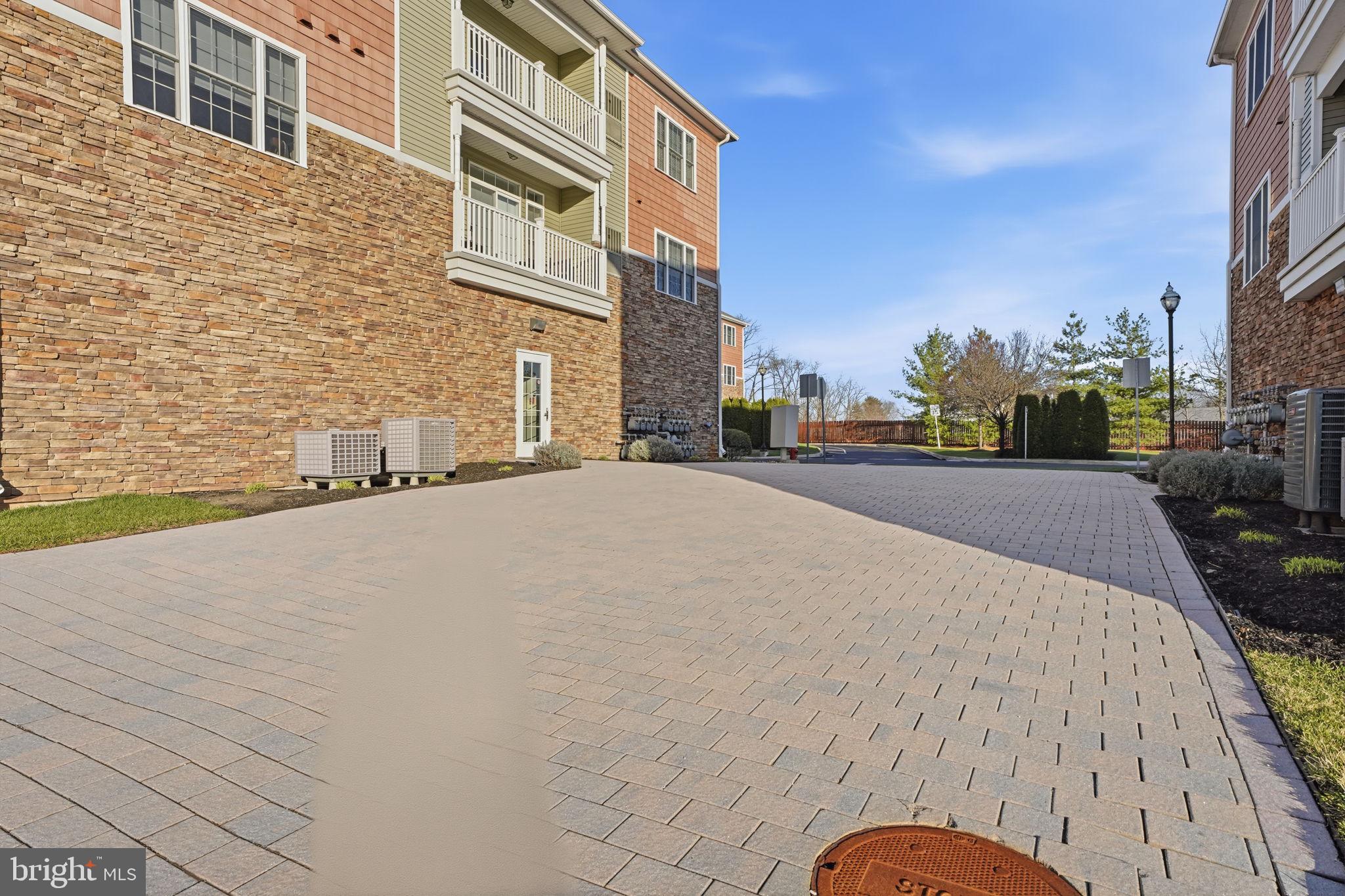 UPPER SOUTHAMPTON - Residential