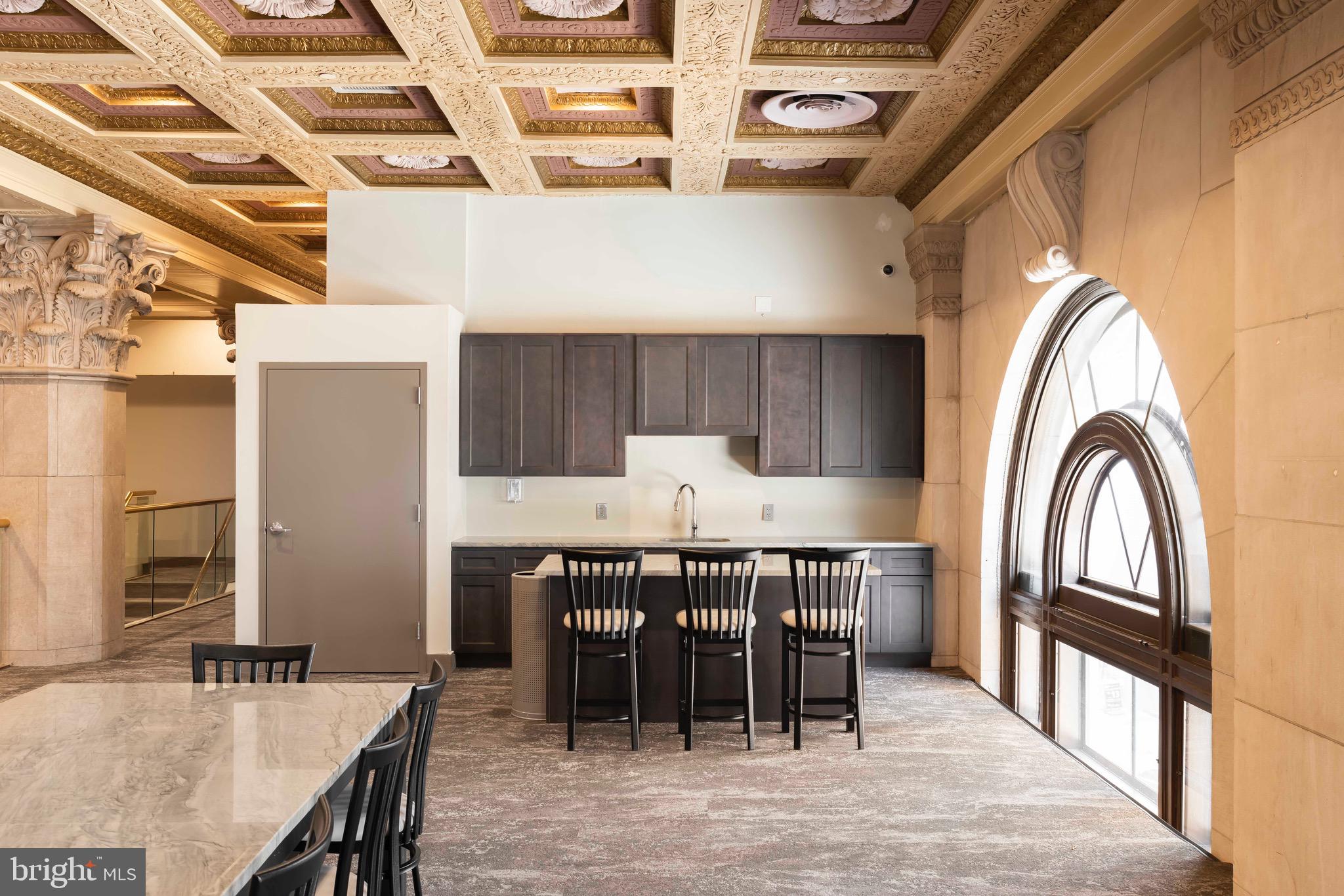DOWNTOWN - Residential Lease
