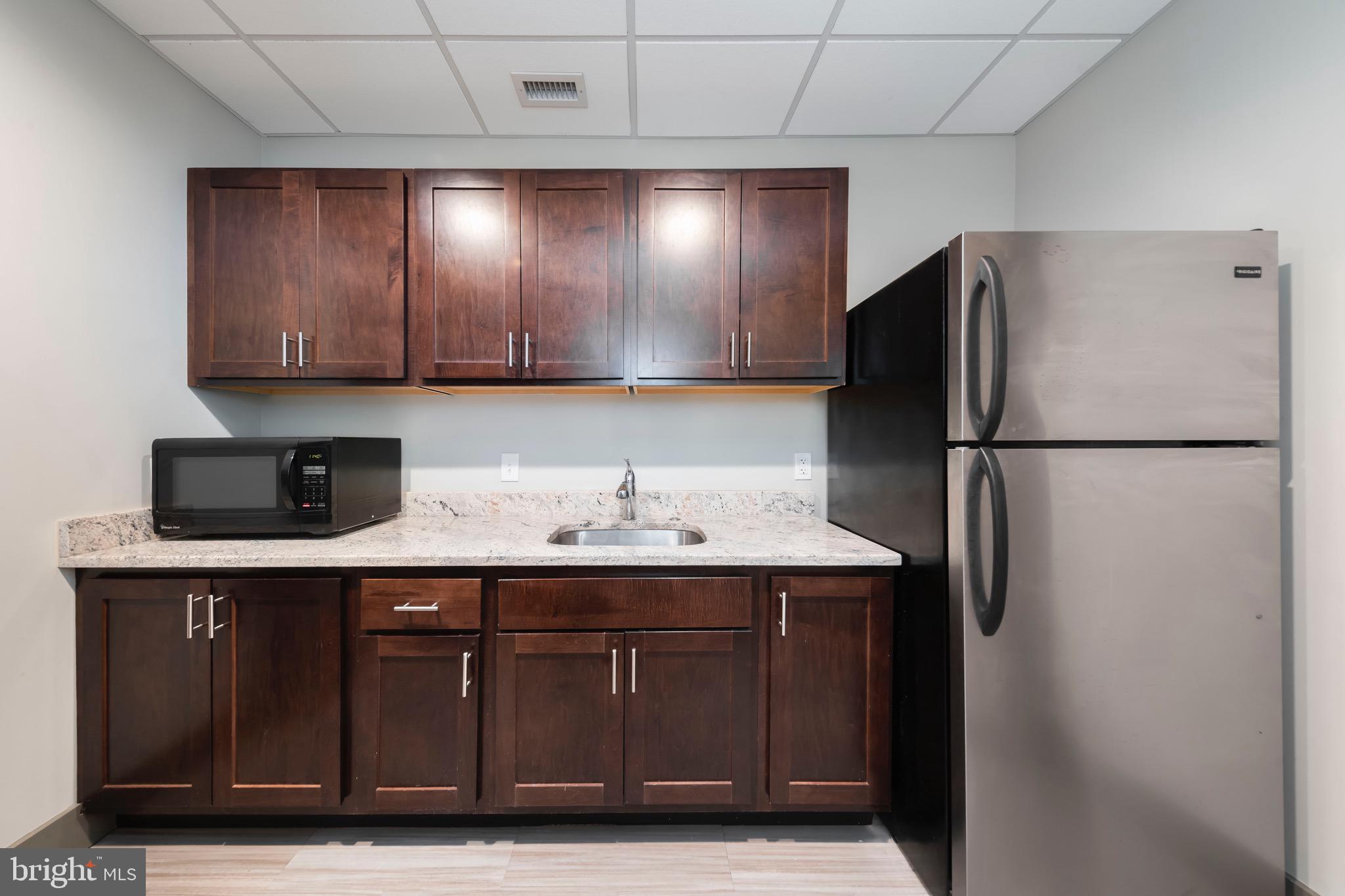 DOWNTOWN - Residential Lease