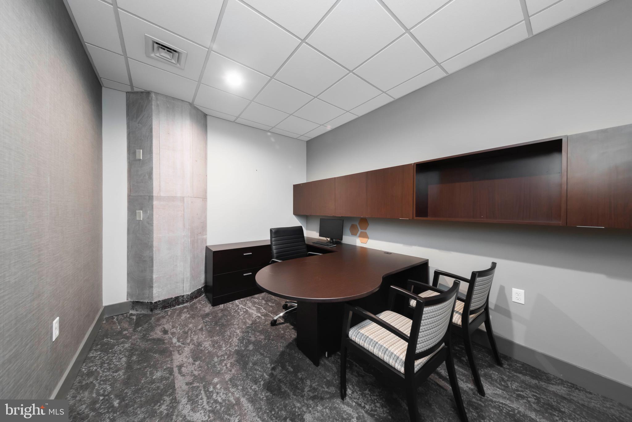 DOWNTOWN - Residential Lease