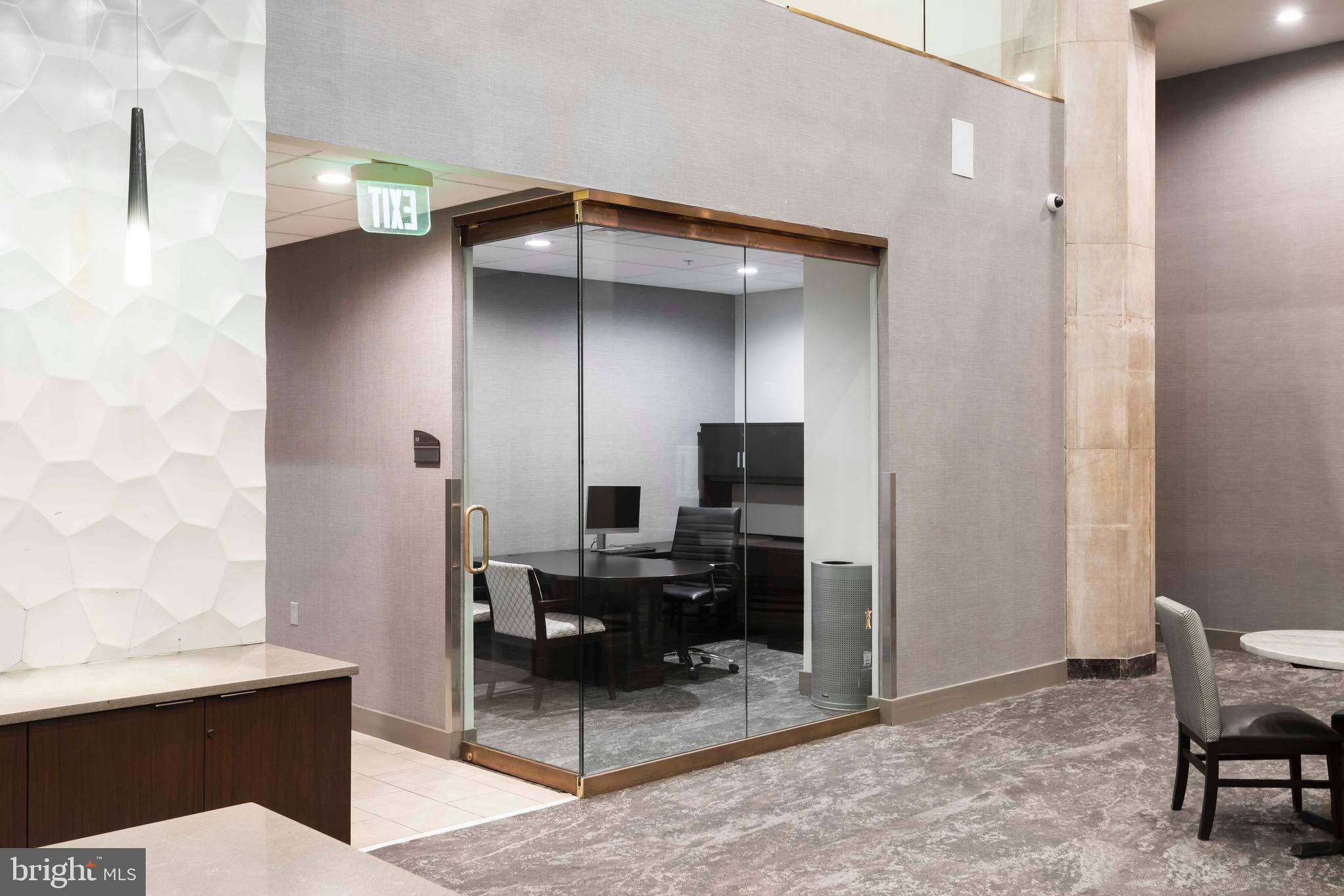 DOWNTOWN - Residential Lease