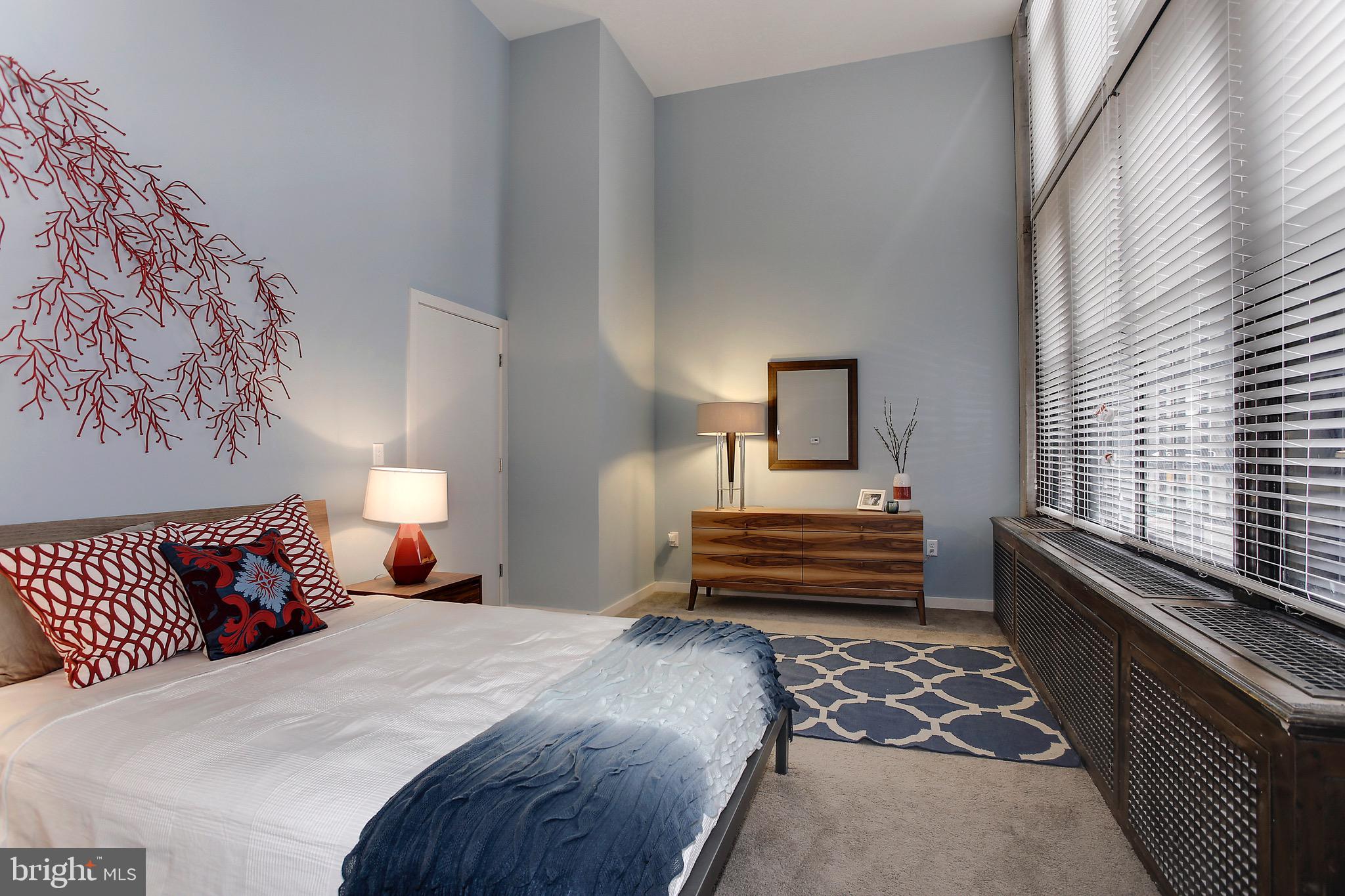 DOWNTOWN - Residential Lease