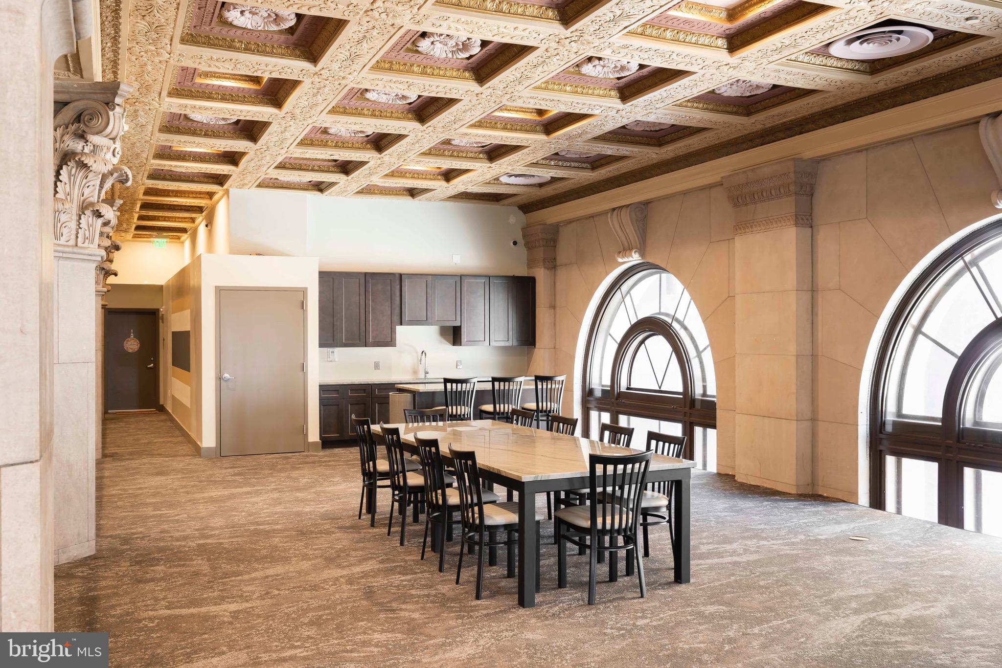 DOWNTOWN - Residential Lease
