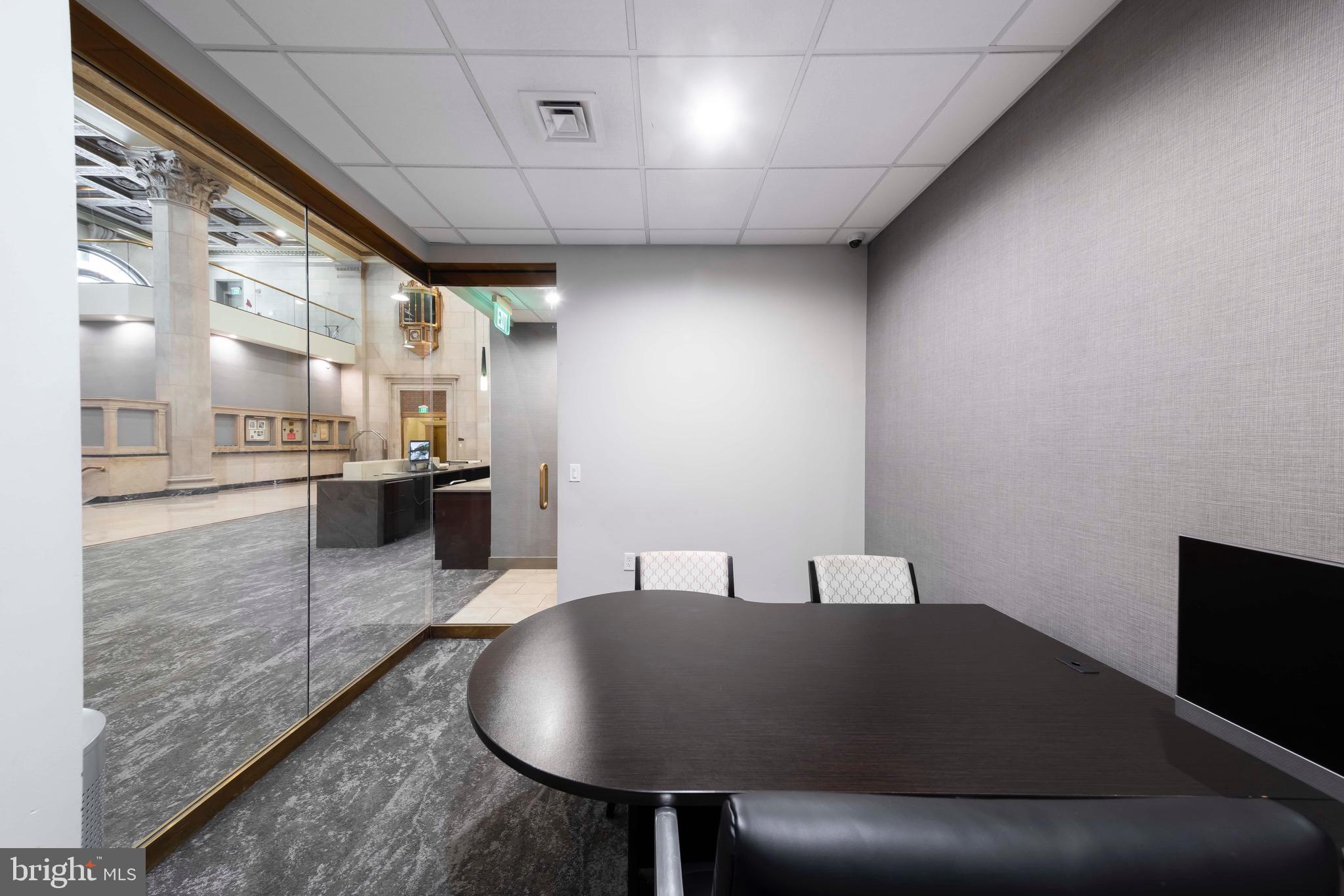 DOWNTOWN - Residential Lease