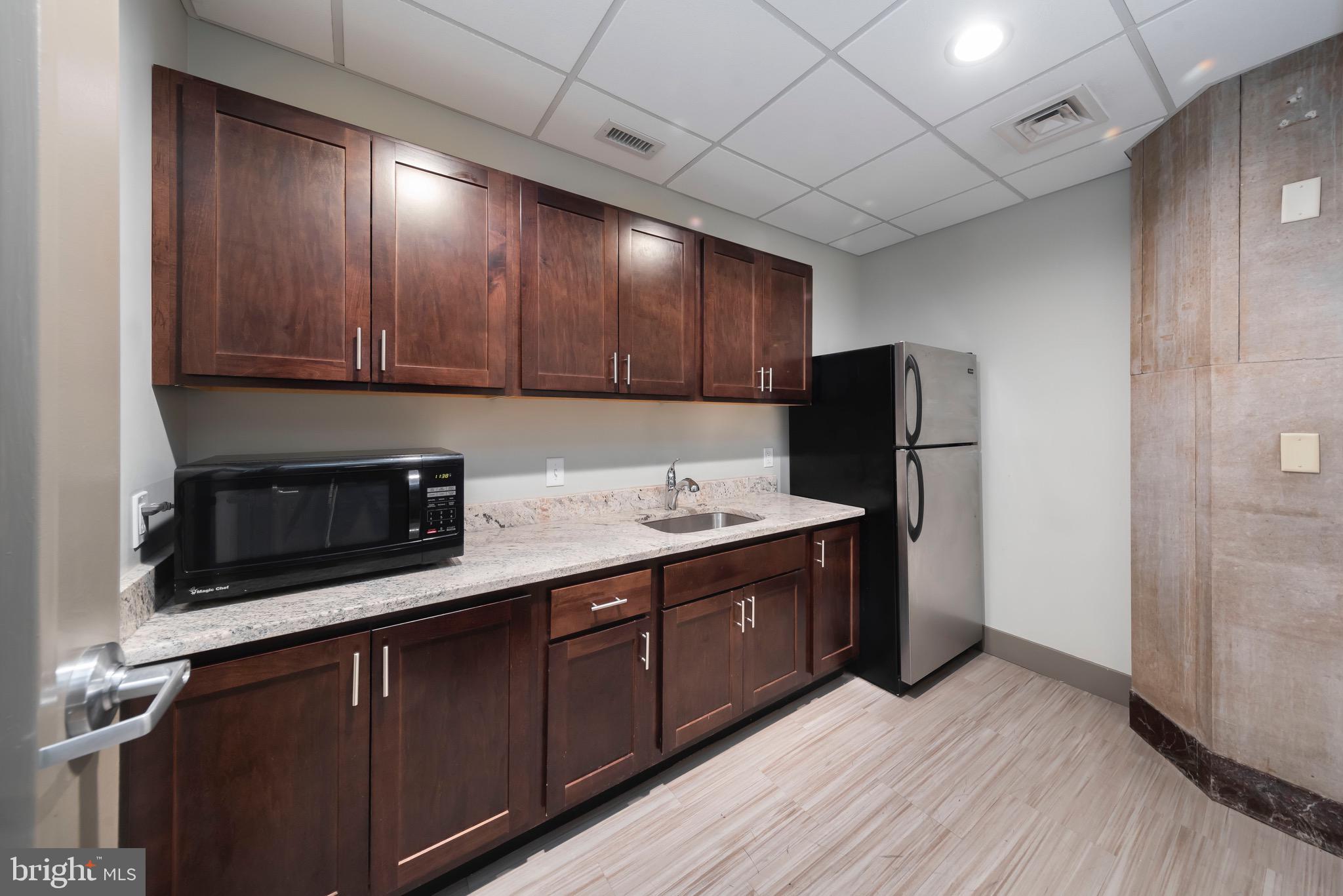 DOWNTOWN - Residential Lease