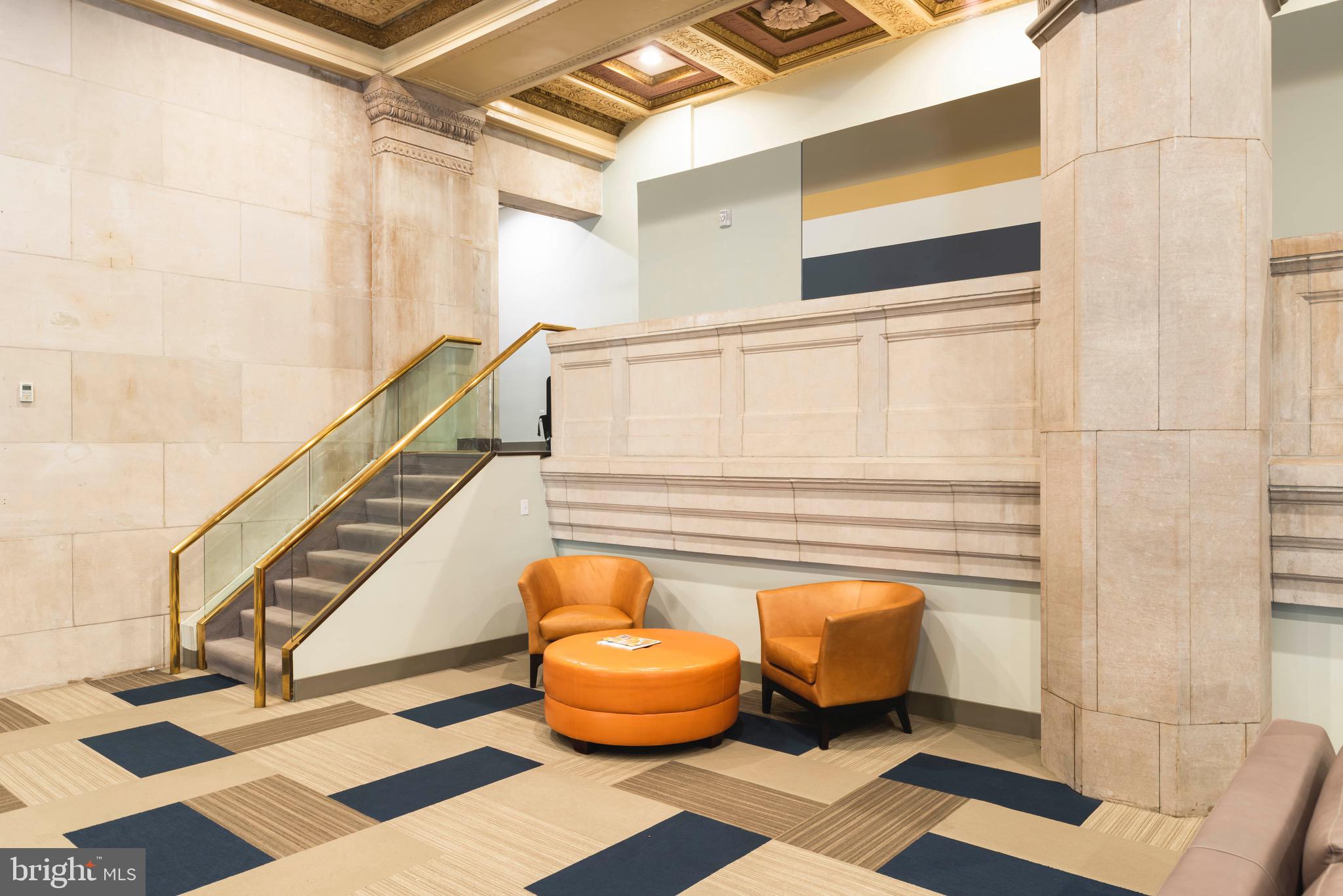 DOWNTOWN - Residential Lease