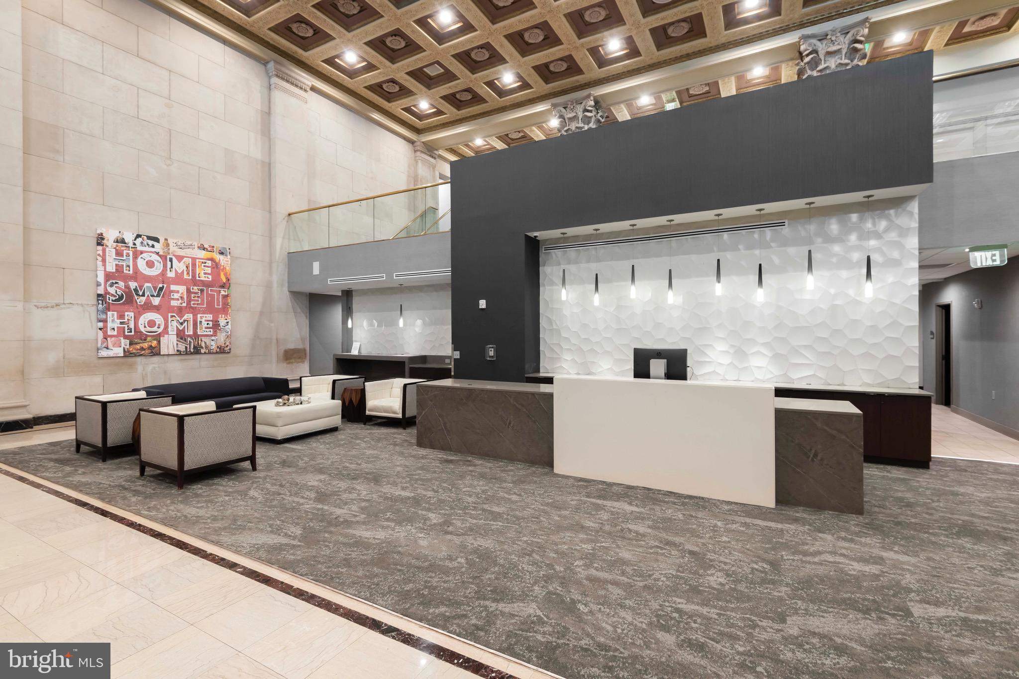 DOWNTOWN - Residential Lease