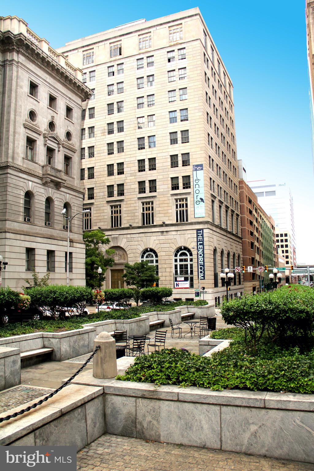 DOWNTOWN - Residential Lease