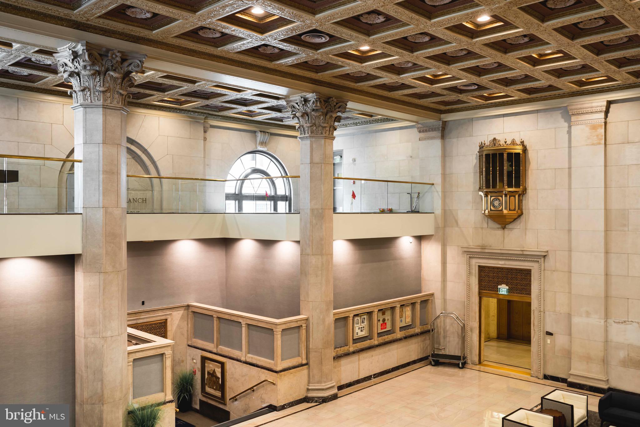 DOWNTOWN - Residential Lease