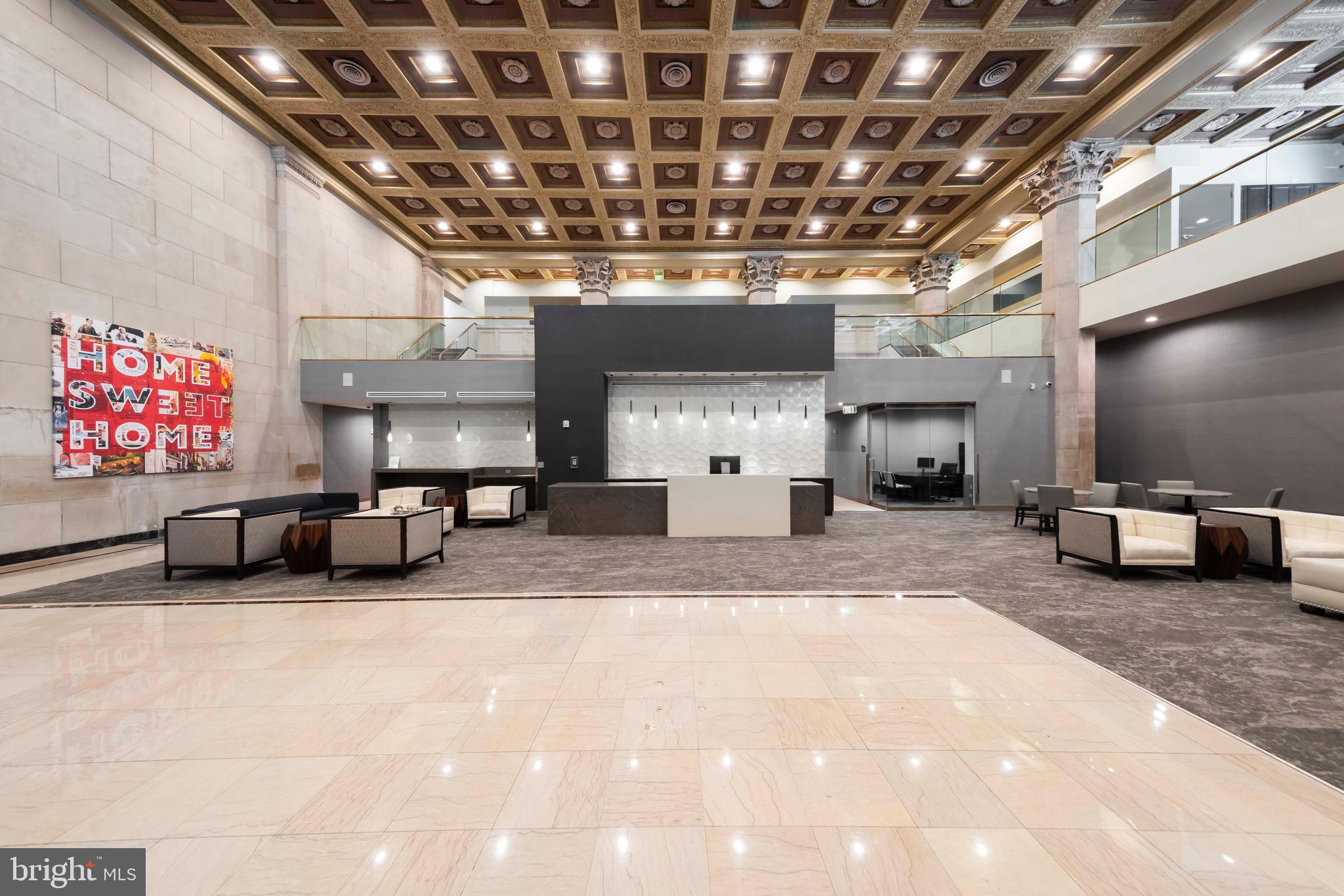 DOWNTOWN - Residential Lease