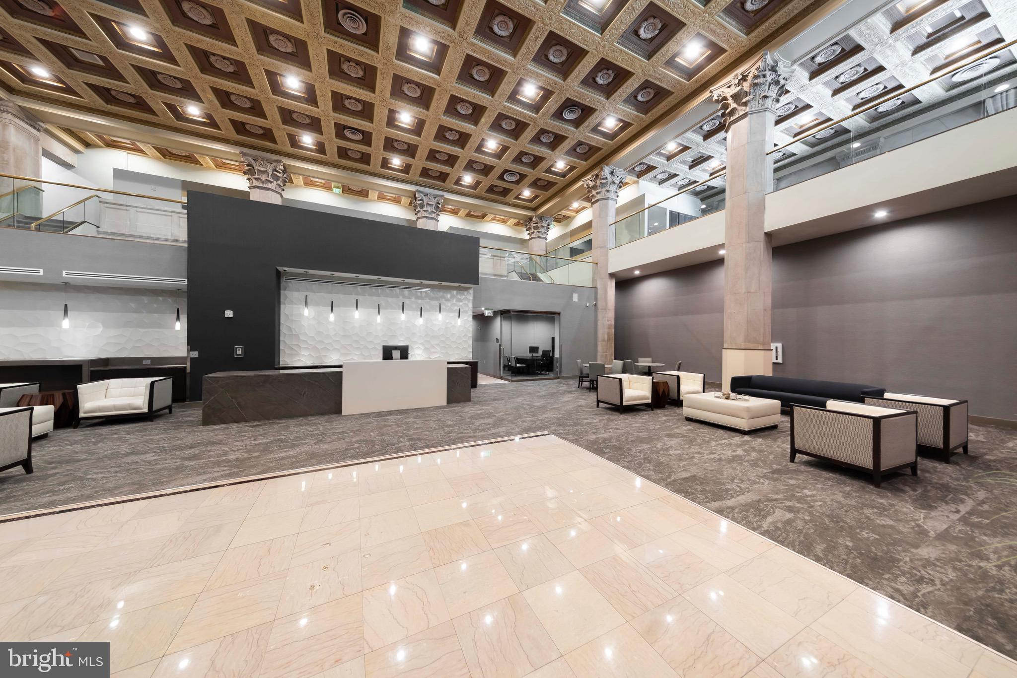 DOWNTOWN - Residential Lease