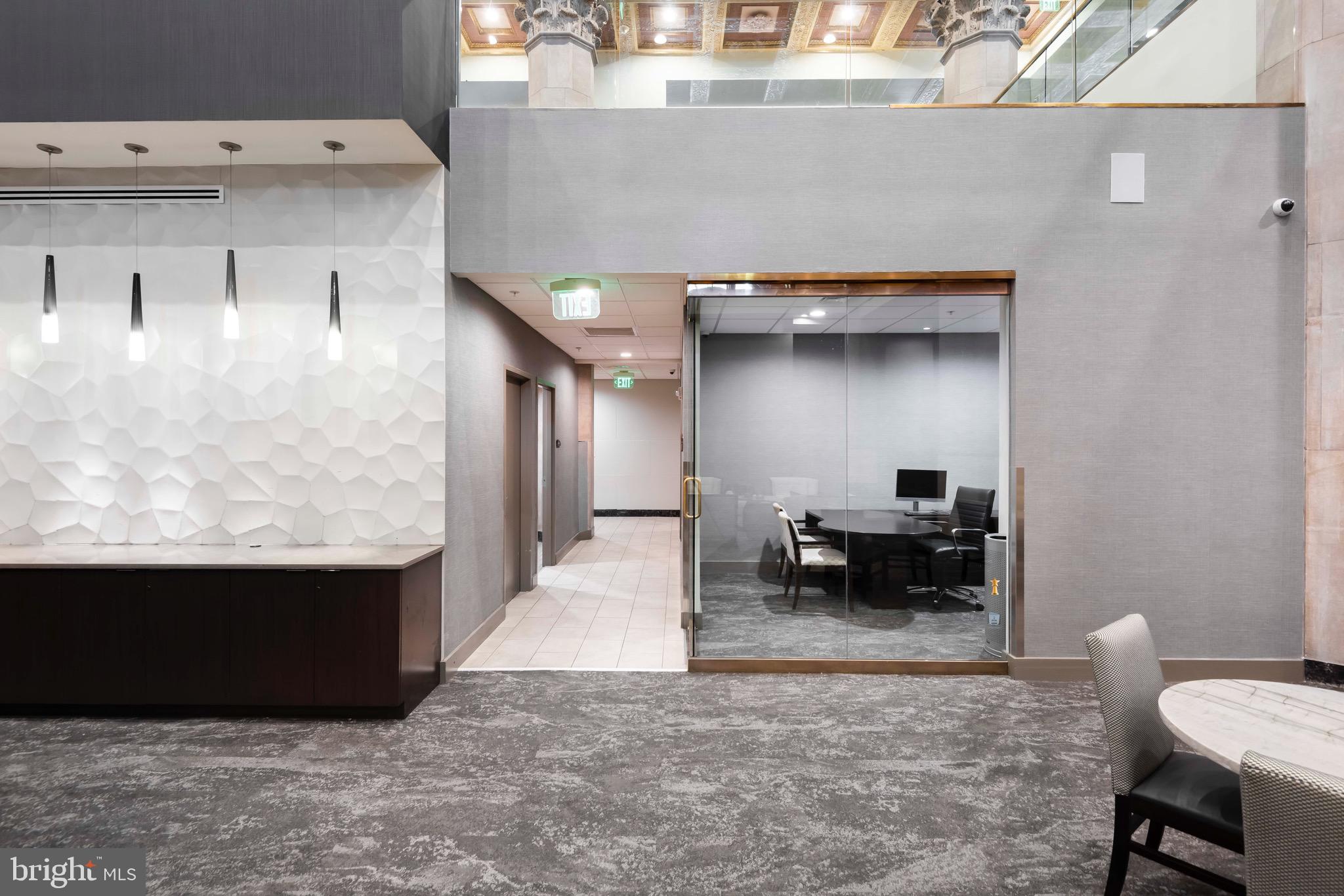 DOWNTOWN - Residential Lease