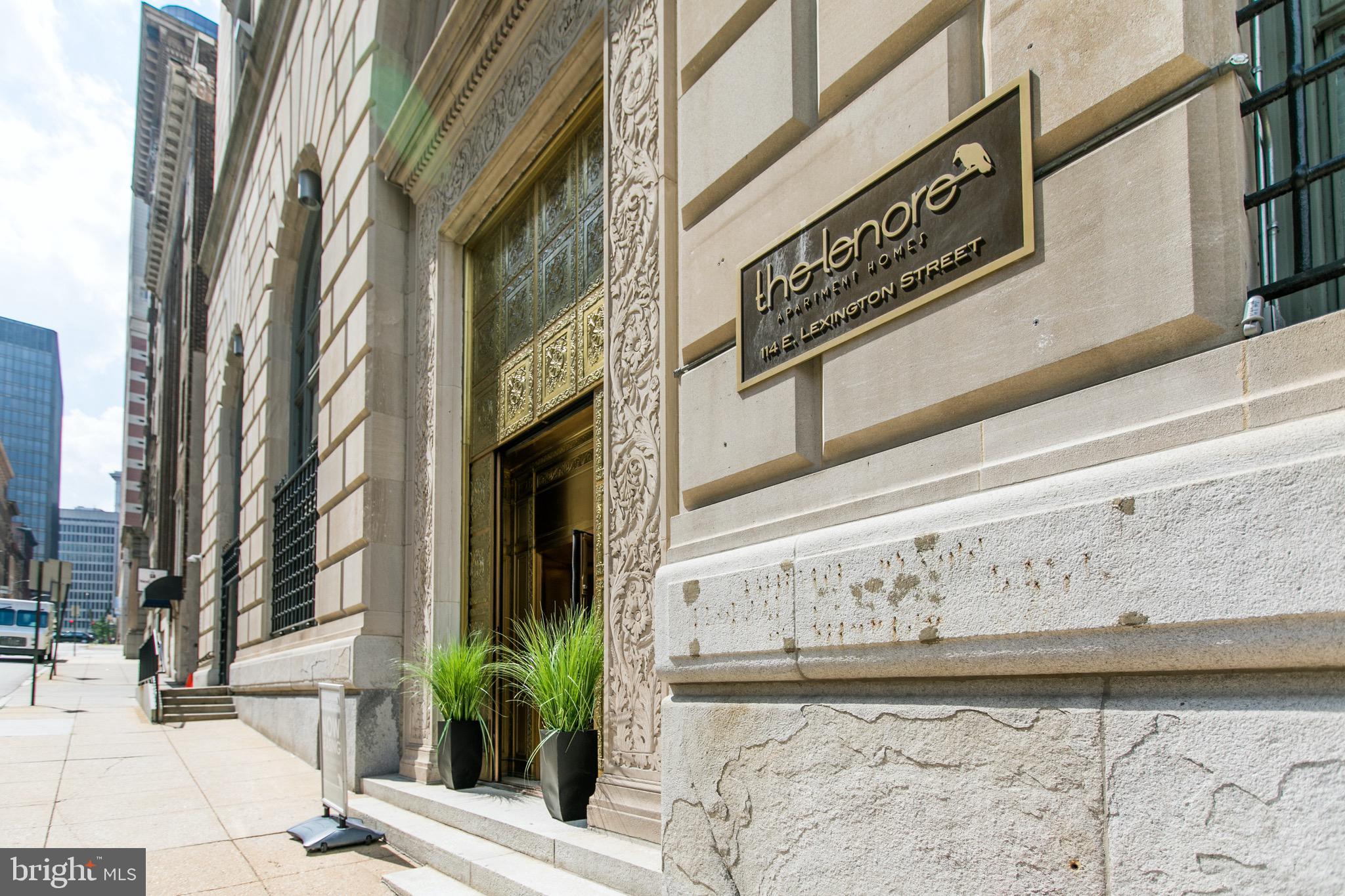 DOWNTOWN - Residential Lease