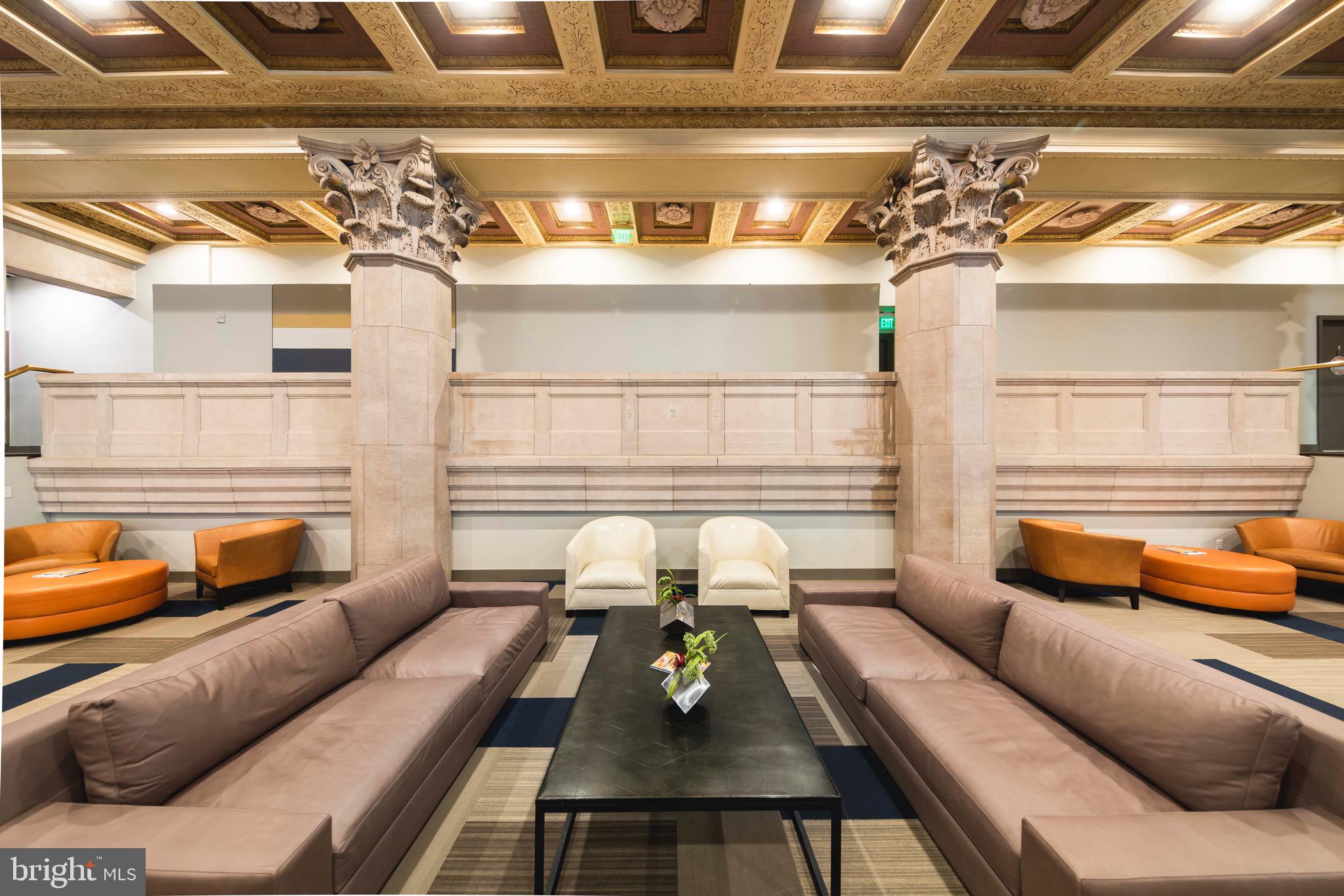 DOWNTOWN - Residential Lease