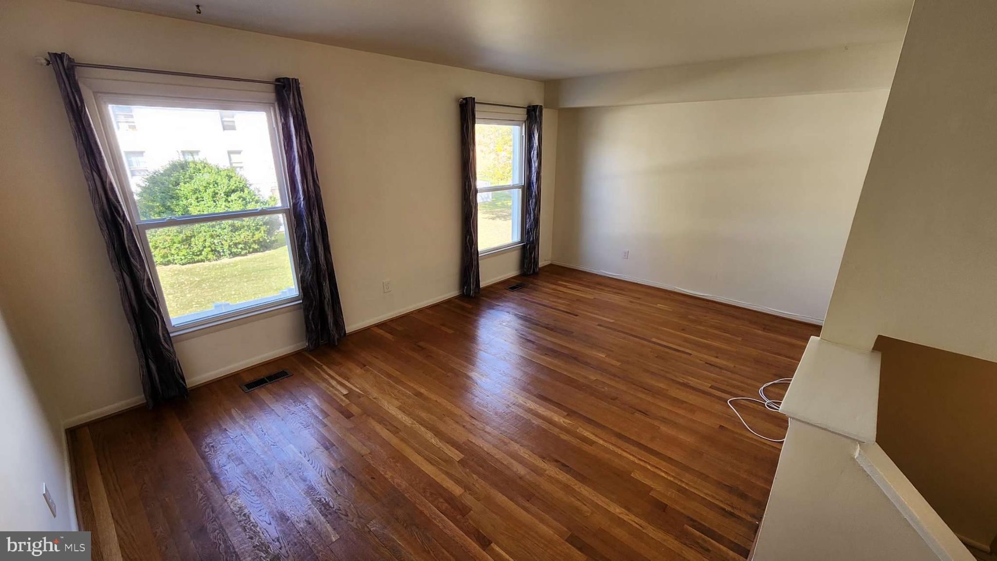 CANTERBURY RIDING - Residential Lease