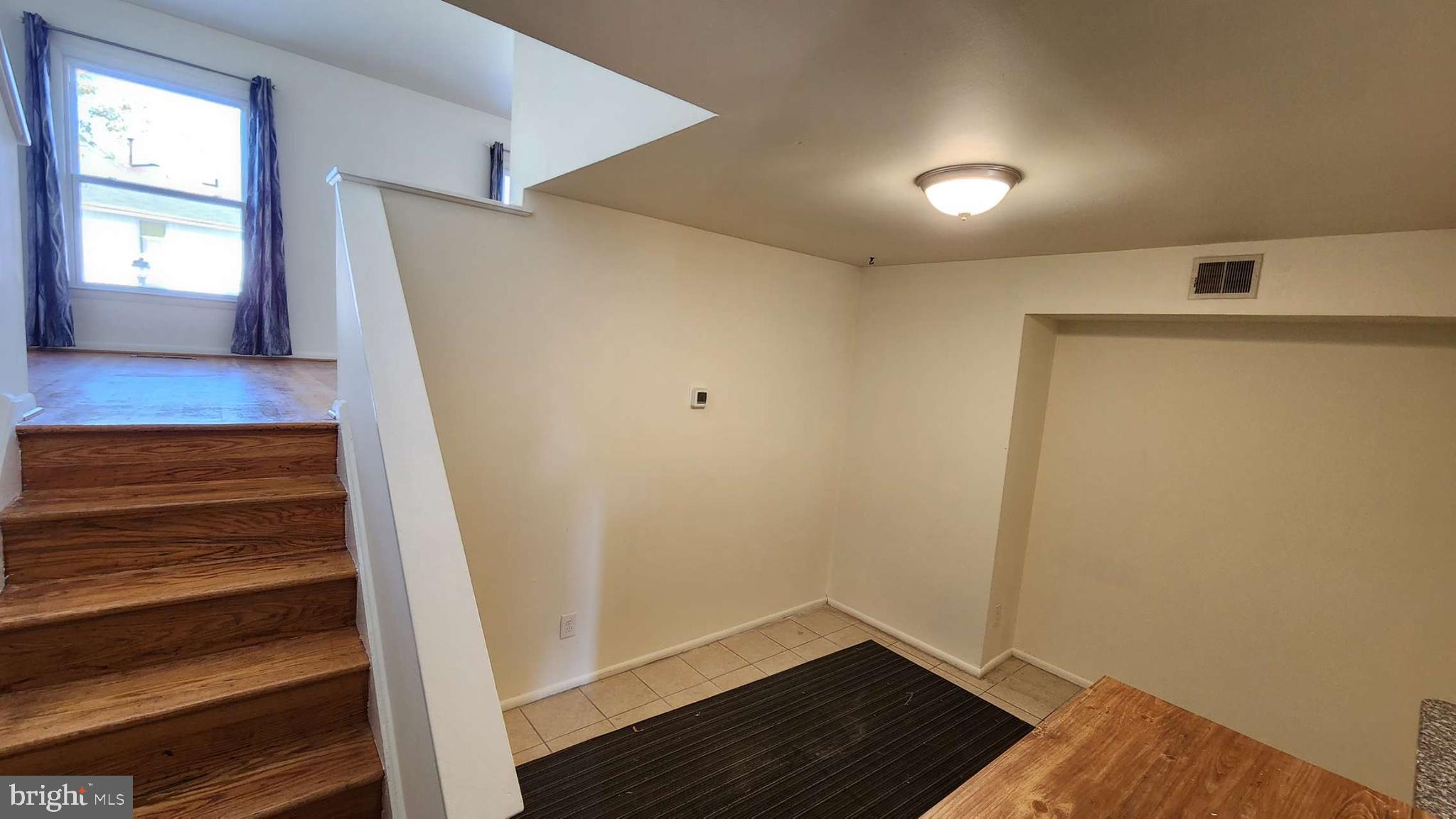 CANTERBURY RIDING - Residential Lease