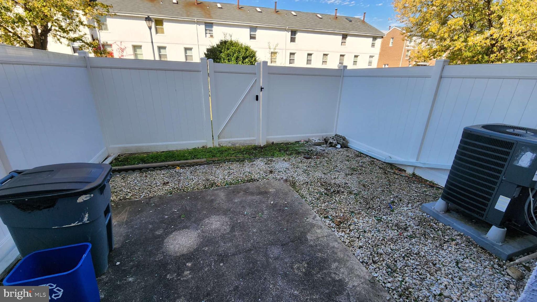 CANTERBURY RIDING - Residential Lease