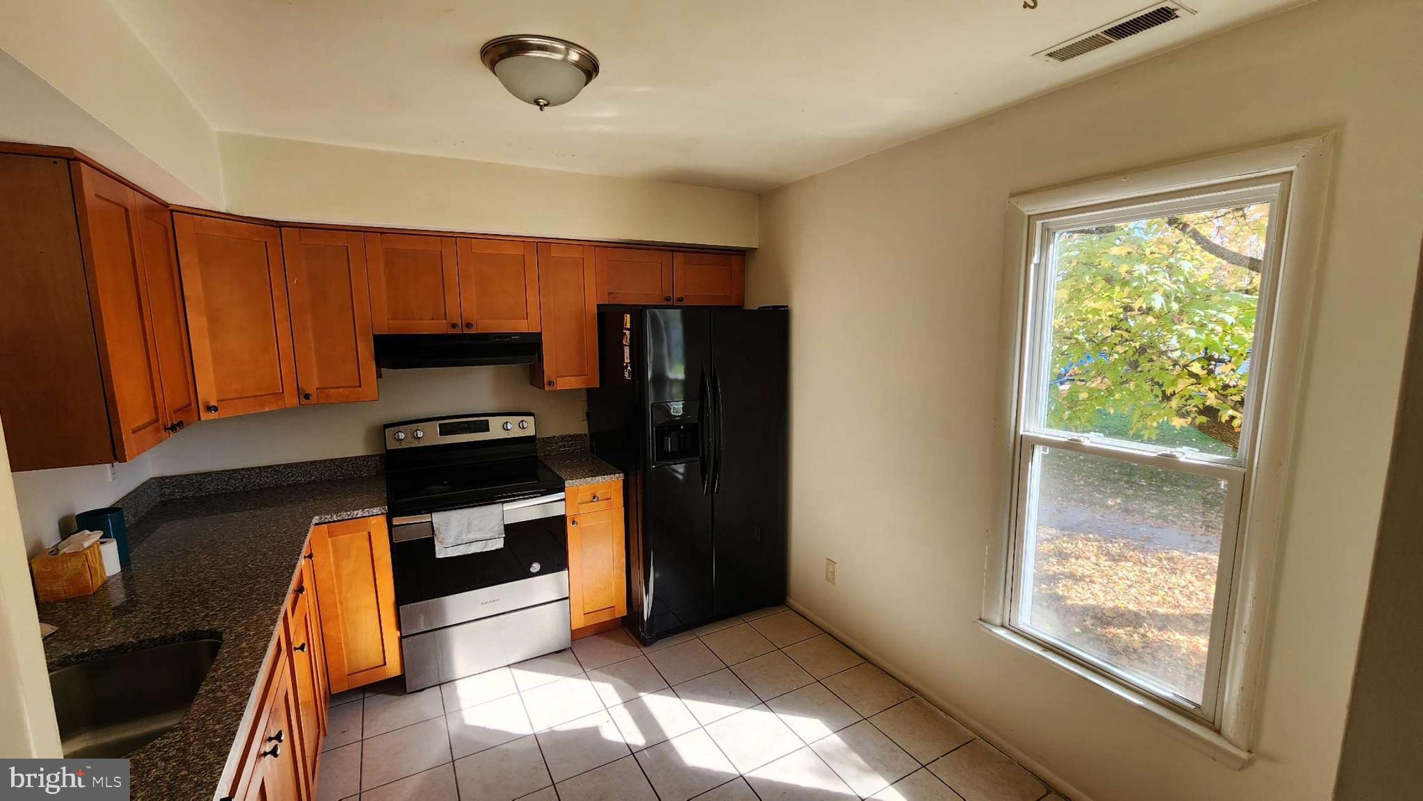 CANTERBURY RIDING - Residential Lease