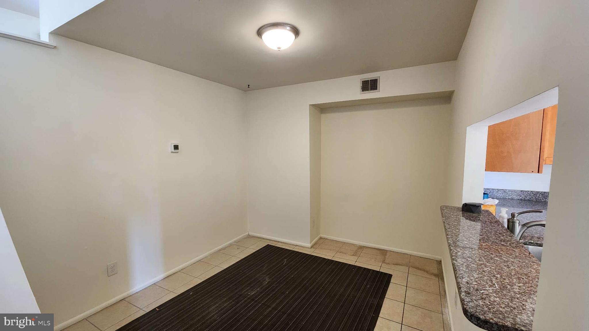 CANTERBURY RIDING - Residential Lease